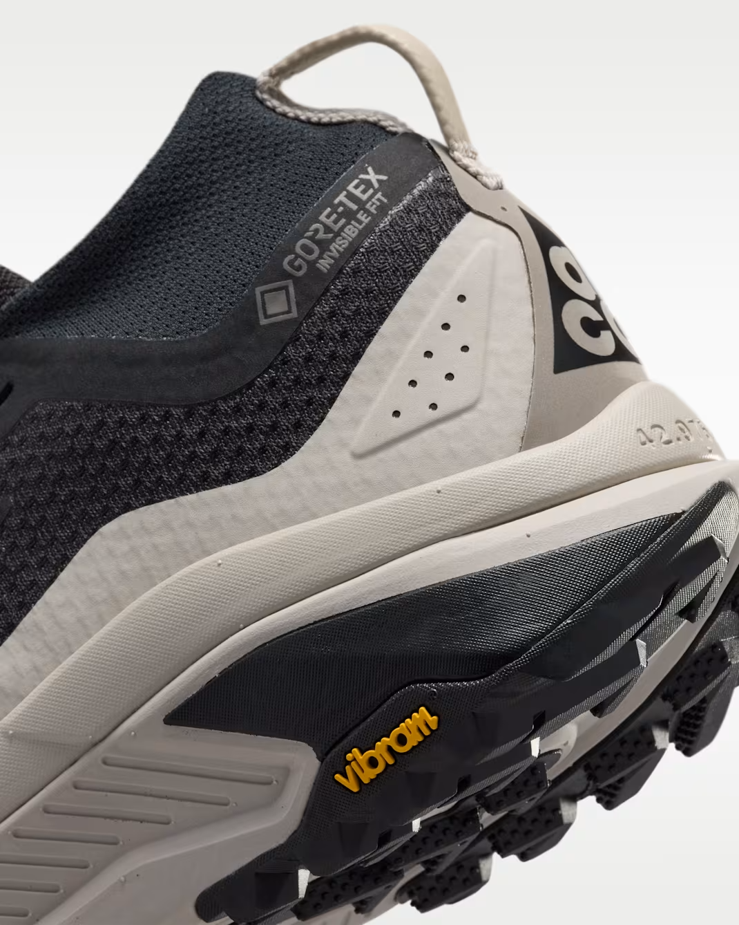 IO7932-003 Nike ACG Zegama Trail GORE-TEX "Black/Cream 2" (Men's)