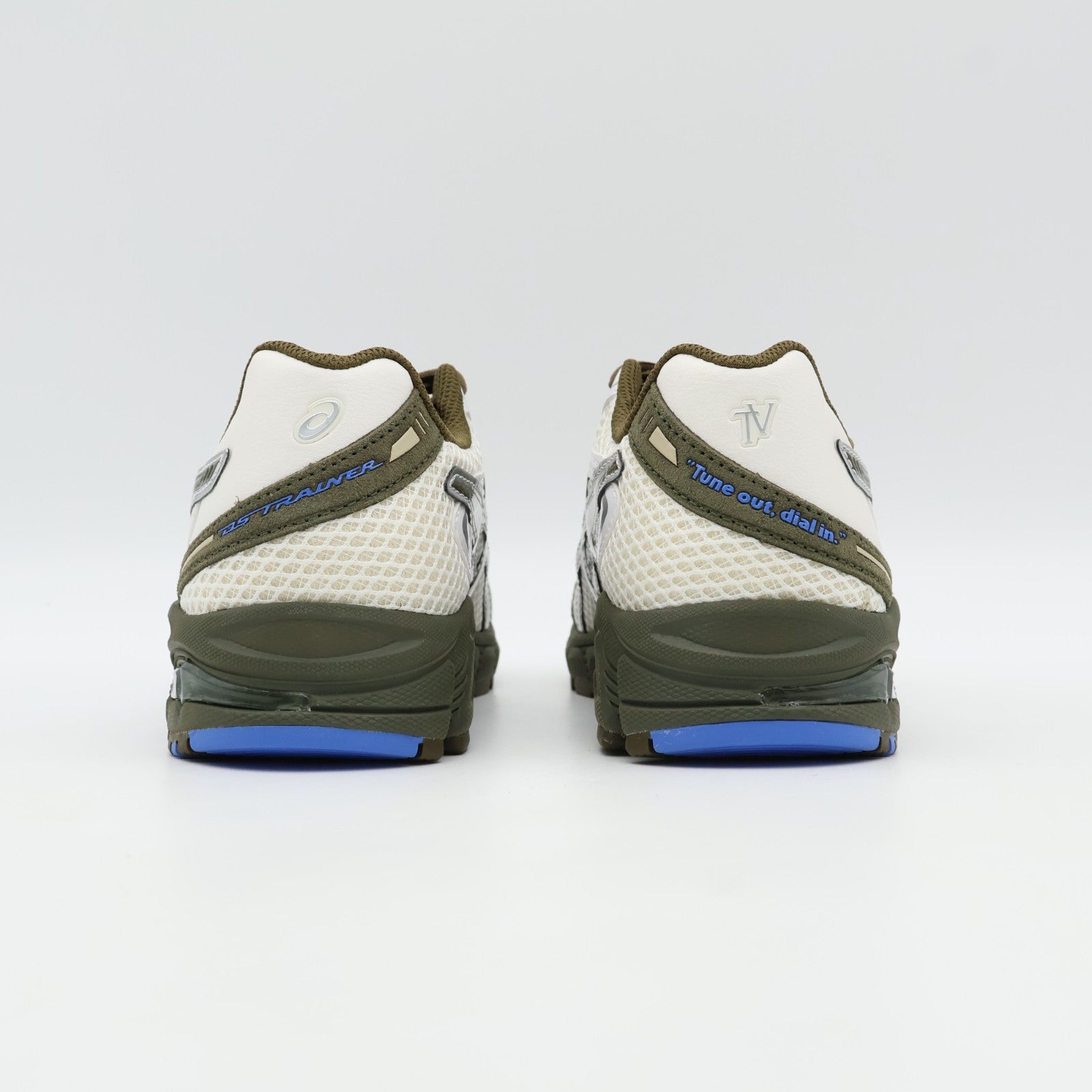 1203A810-101 Temptation Vacation Ã Asics Gel-DS Trainer 14 Cream  (Men's)
