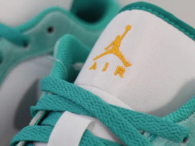 DN3705-301 Nike Air Jordan 1 Low SE "New Emerald" (Men's)