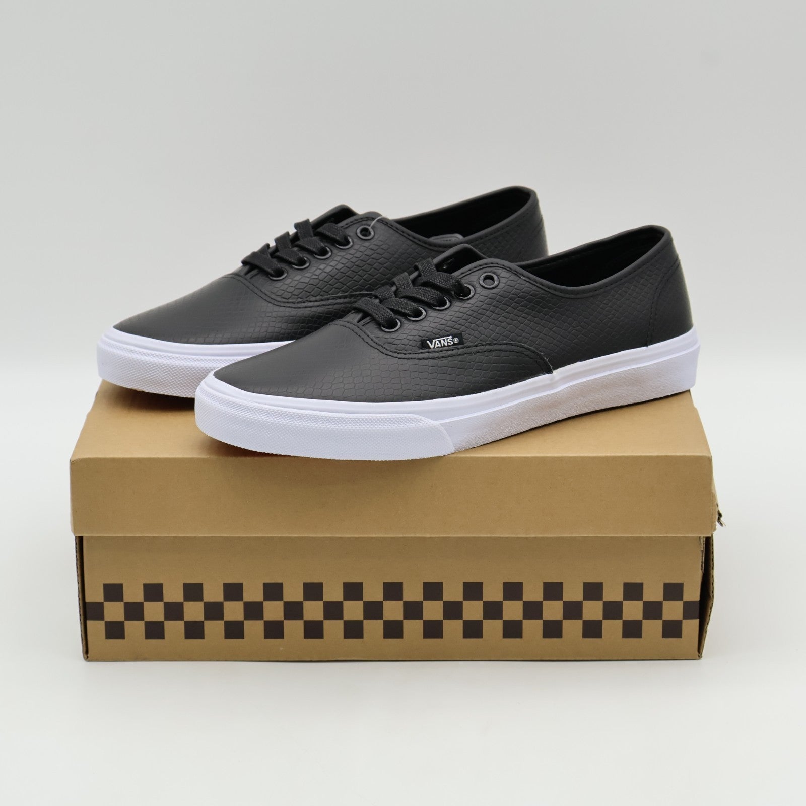 688082-0002 BILLY'S Exclusive Vans Authentic Year of the Snake Black (Men's)