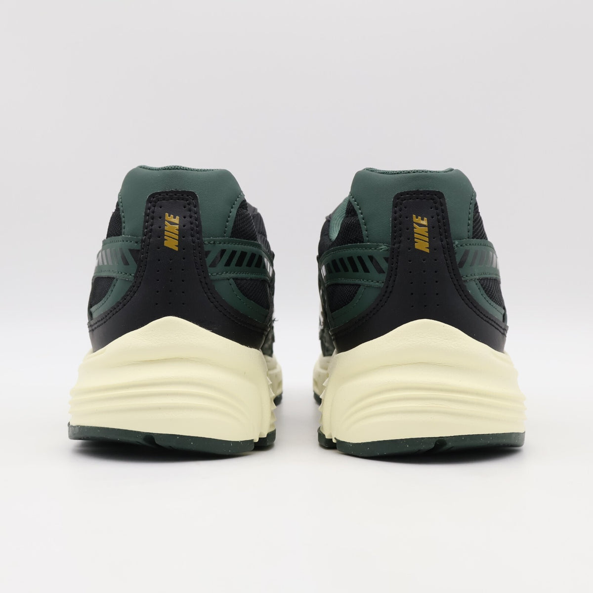 HQ3611-010 Nike Initiator Black Vintage Green Coconut Milk Bronzine (Men's)