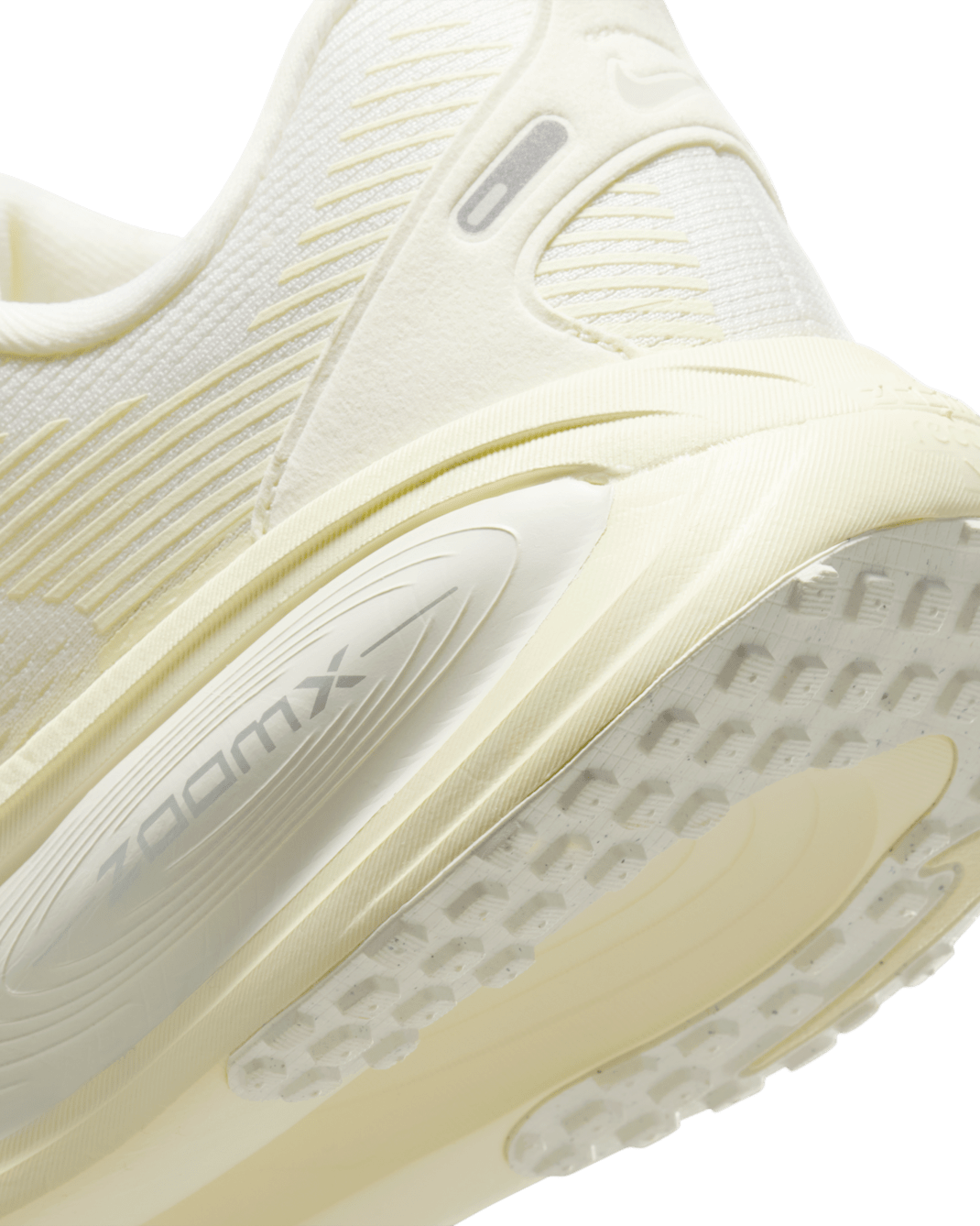 HM6804-110 Nike Vomero 18 Sail Coconut Milk White Summit White (Women's)