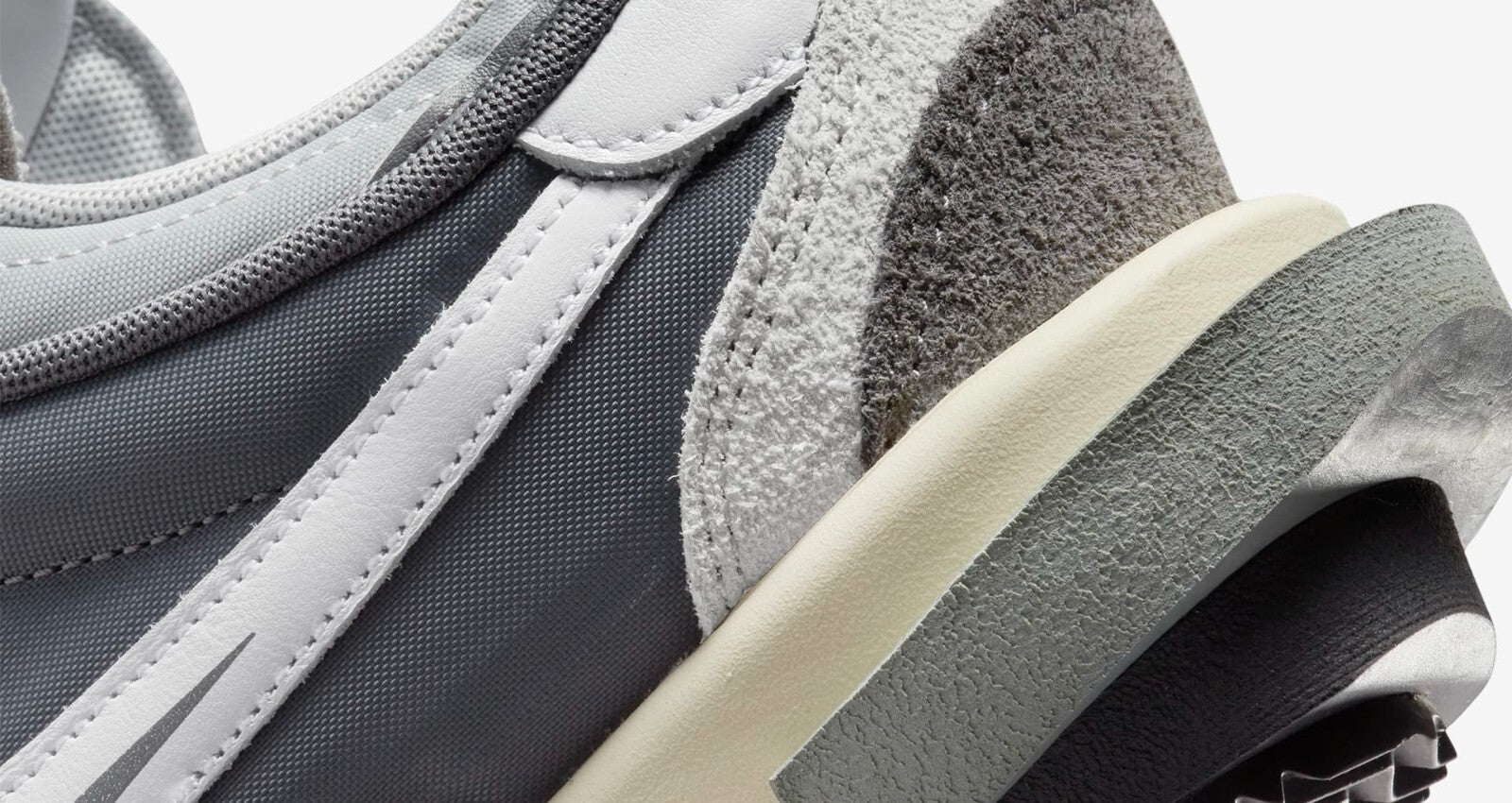 DQ0581-001 Nike Cortez 4.0 x sacai Gray