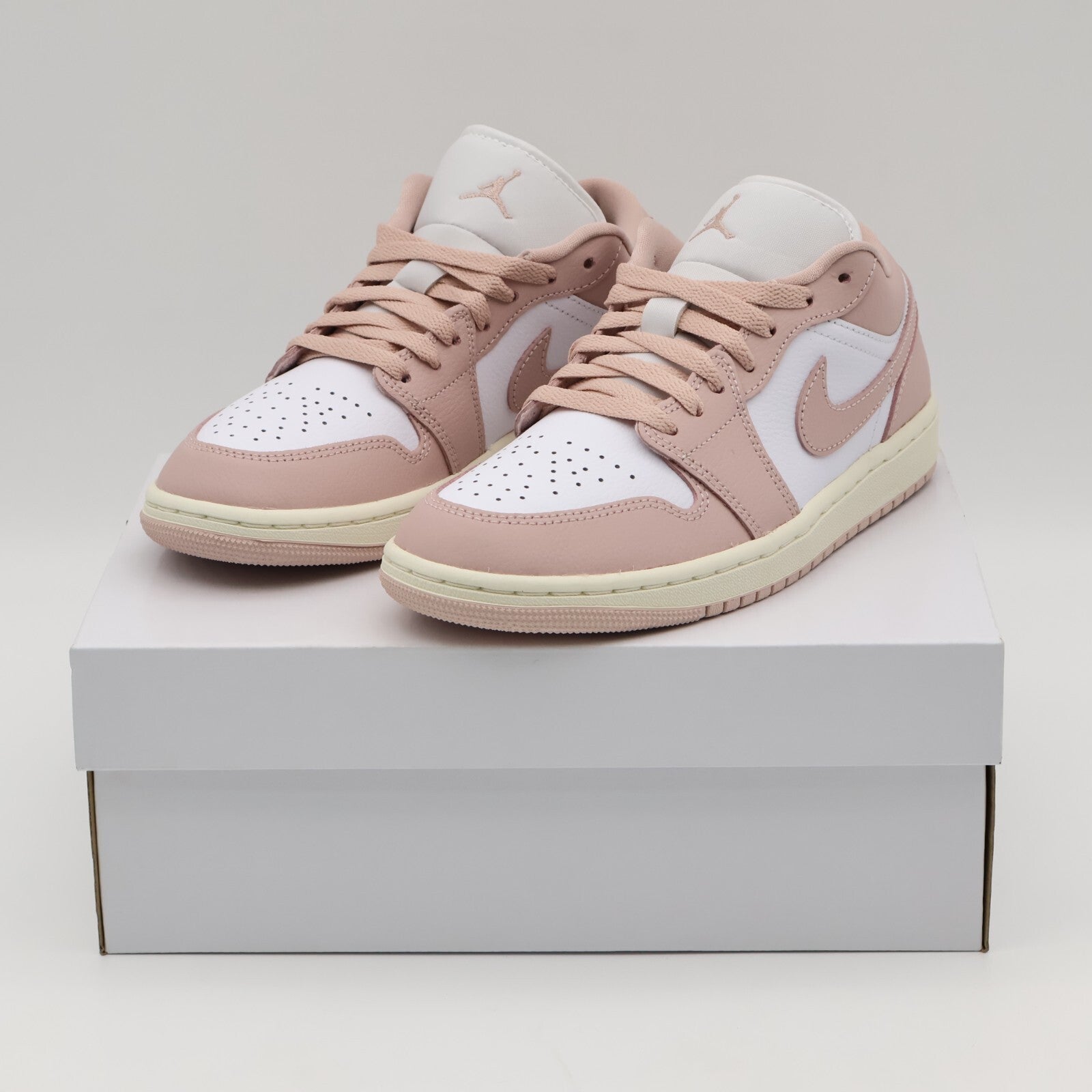DC0774-162 Nike Women's Air Jordan 1 Low Pink Oxford (Women's)