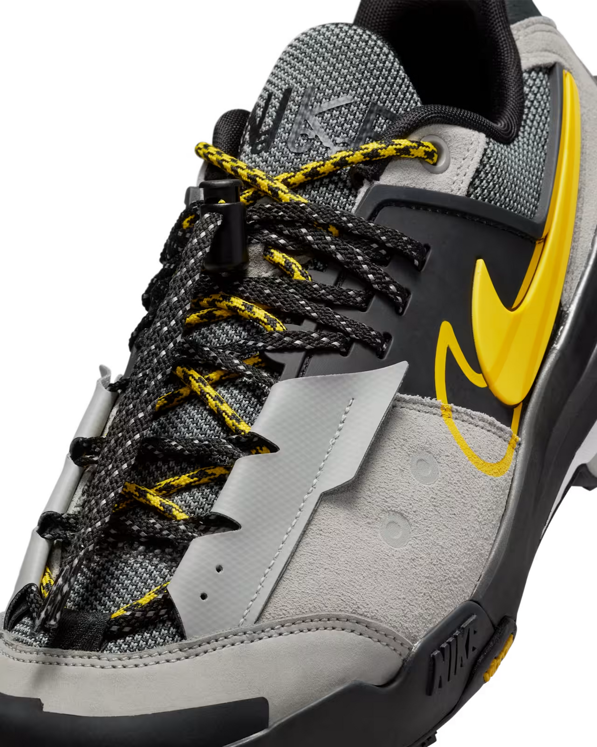 HQ8618-002 sacai Nike Zegamadome Matte Silver (Men's)