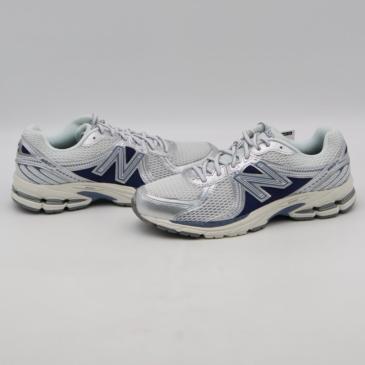 ML860GG2 New Balance 860V2 Arctic Grey Metallic Silver (Men's)