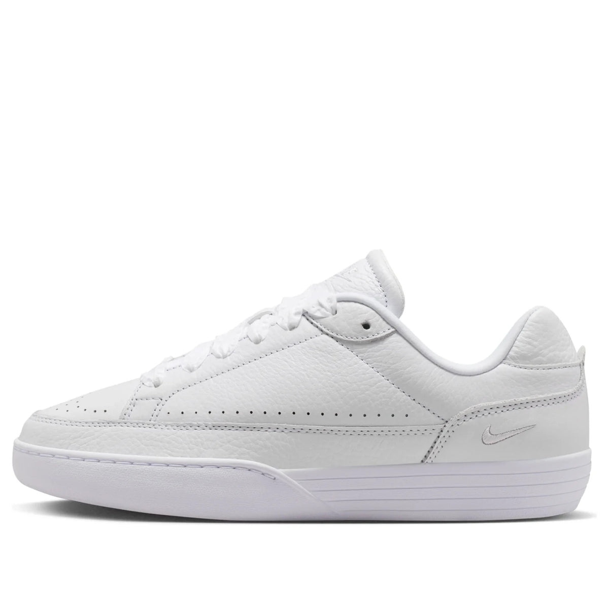 IM5955-101 Nike Tennis Center Shoes (Women's)