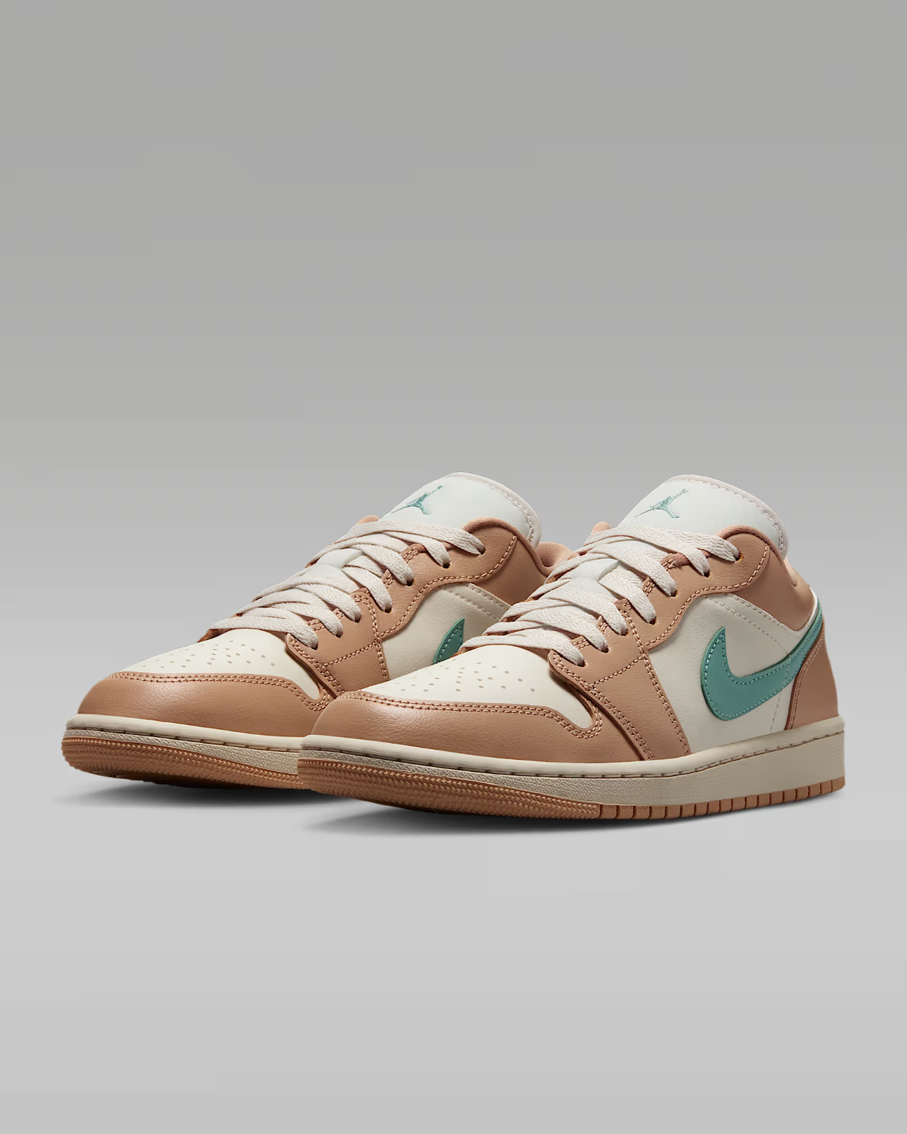 DC0774-130 Nike  Air Jordan 1 Low Hemp (Women's)