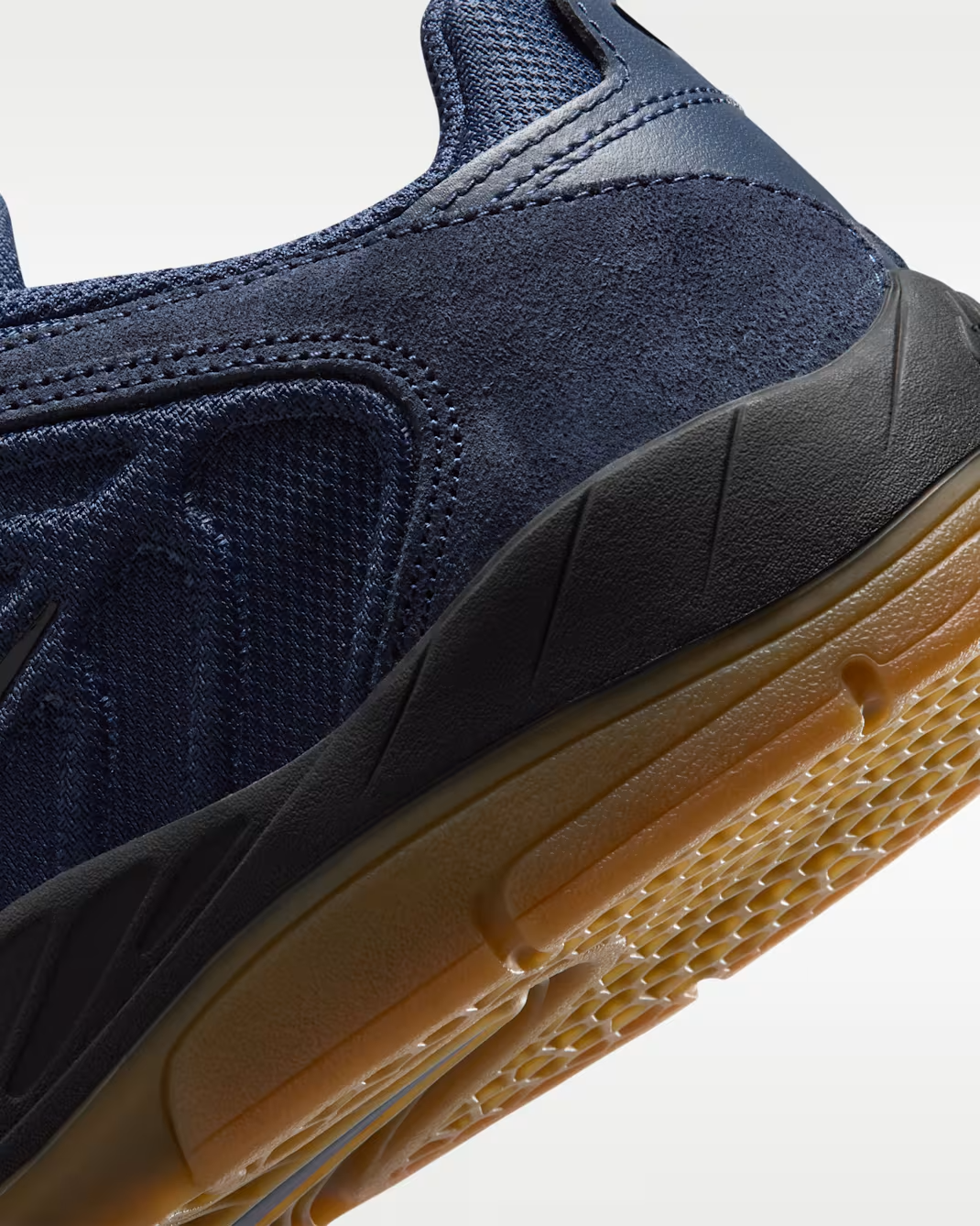 FD4691-402 Nike SB Vertebrae "Midnight Navy/Gum Light Brown" (Men's)