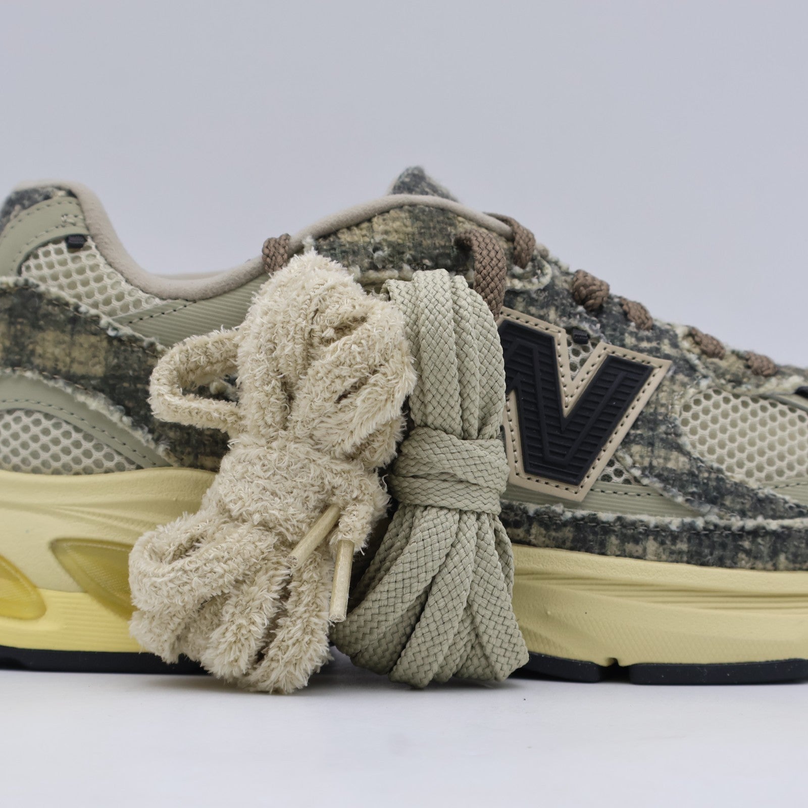 U2010JG1 Joe Freshgoods New Balance 2010 Bag Lady (Men's)