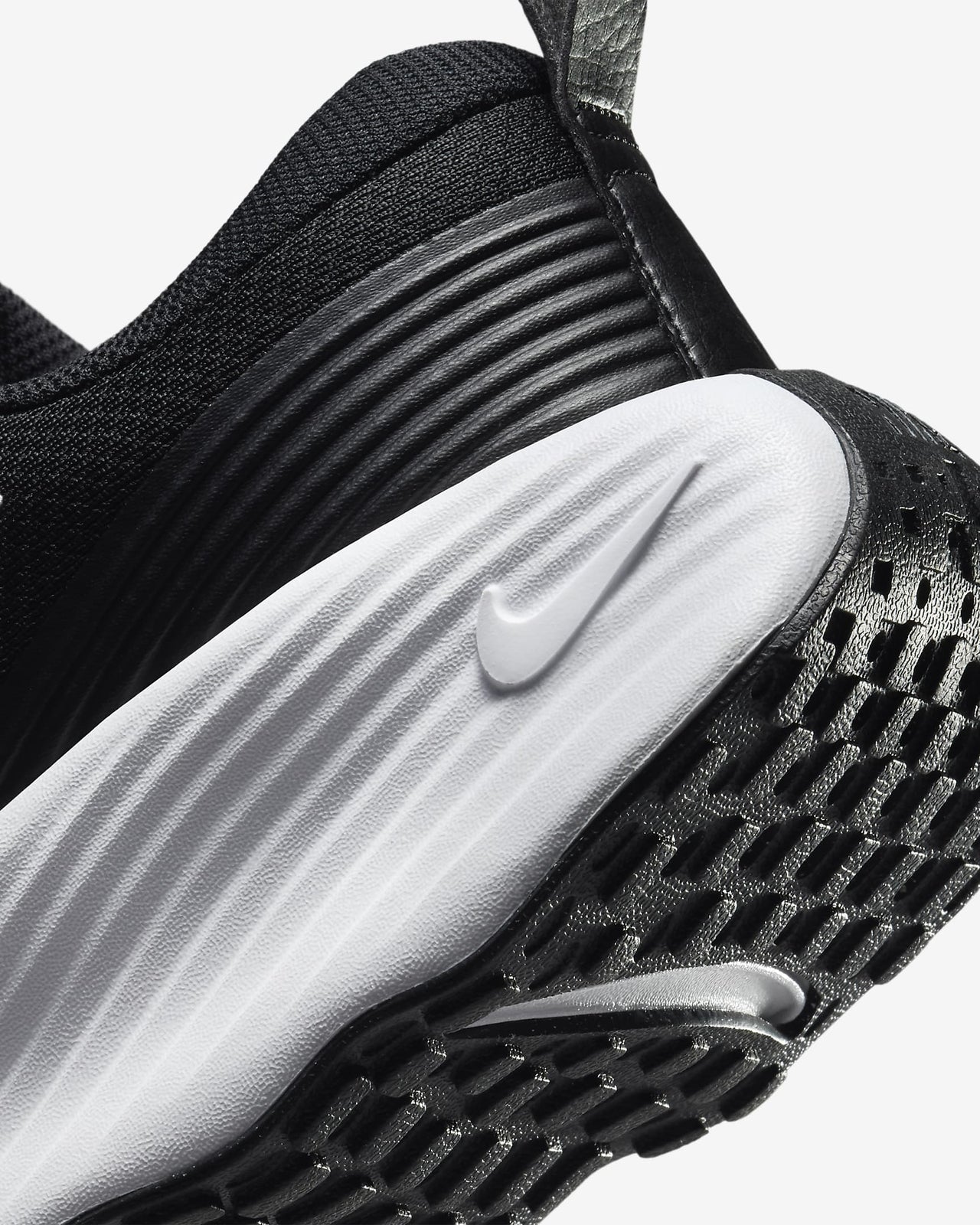 FV6343-002 Nike Promina Black White (Women's)
