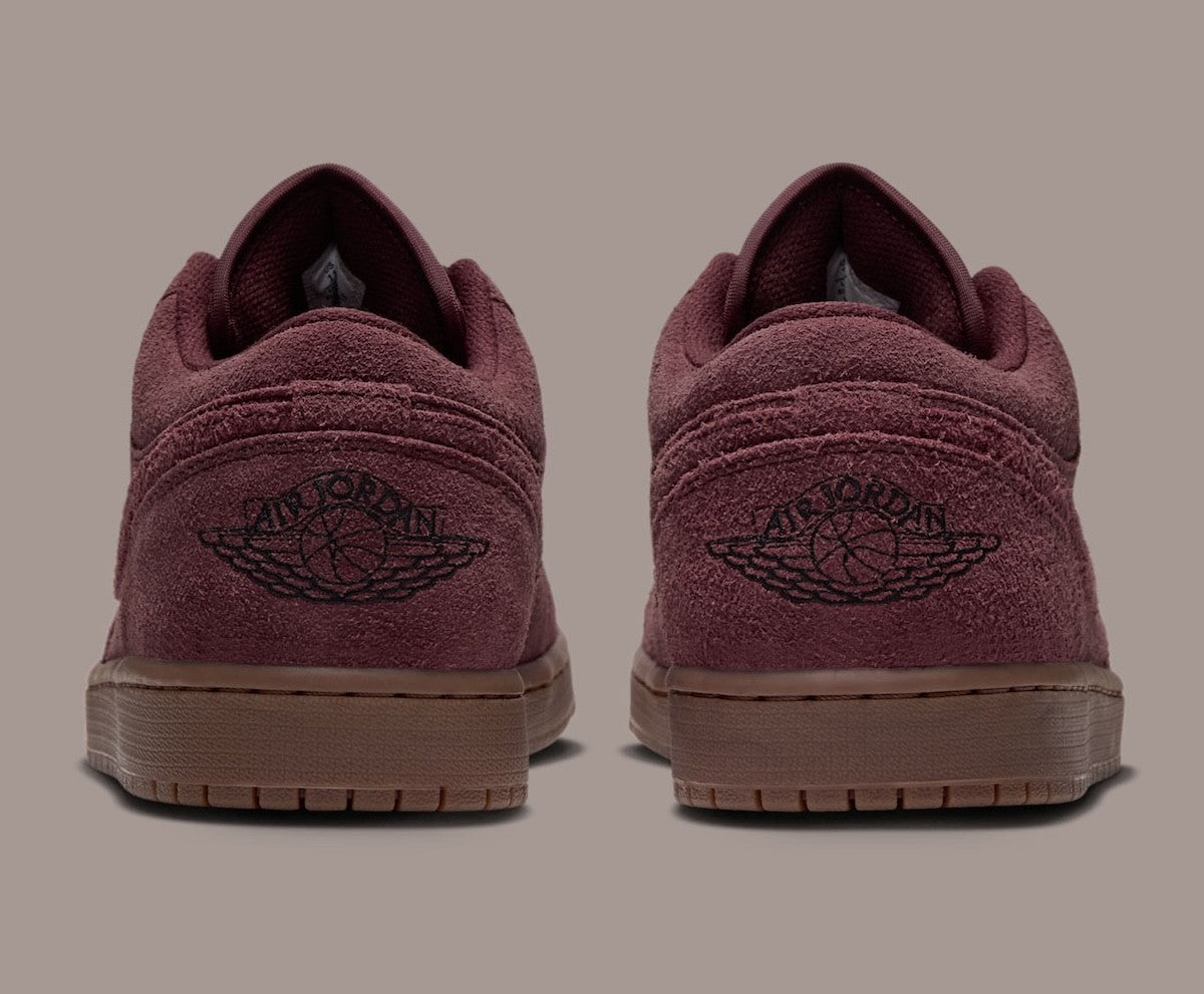 IO2047-600 Air Jordan 1 LOW SE Shoes (Men's)