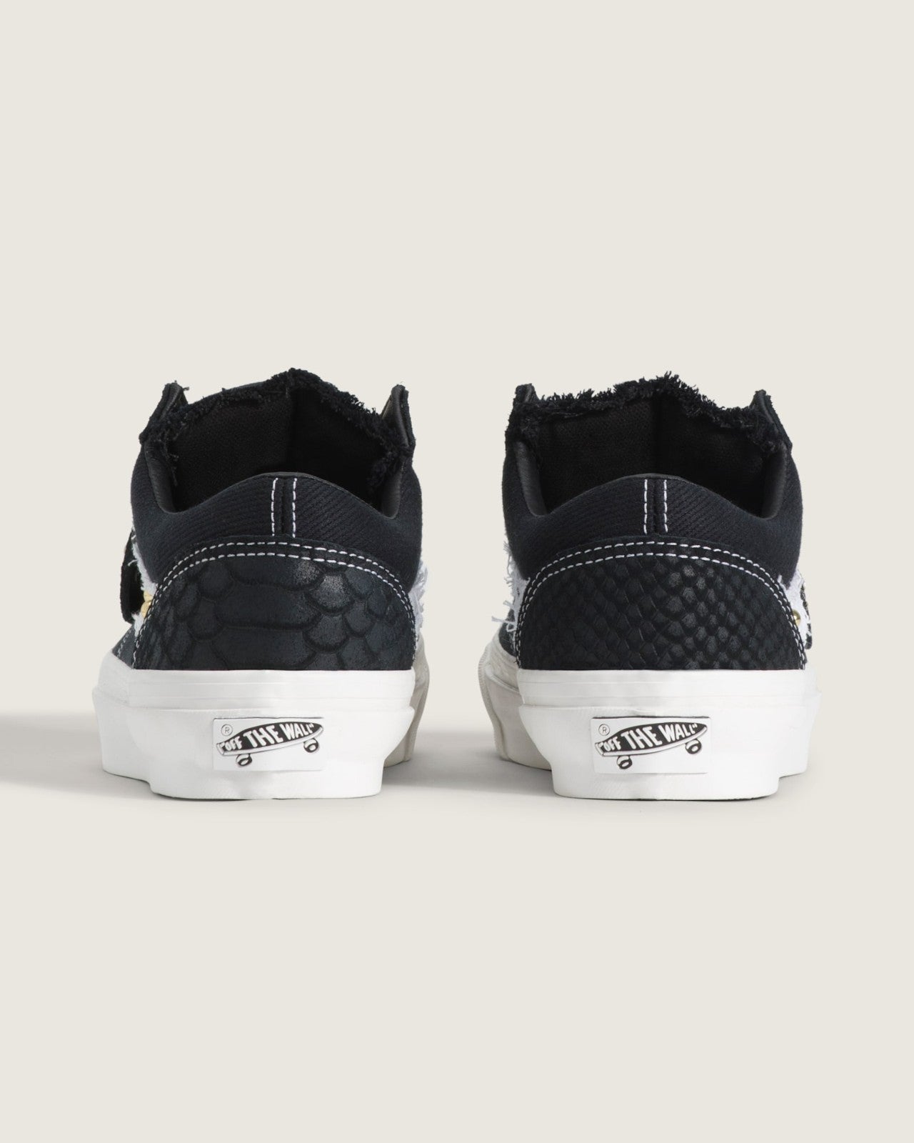 VN000ZAZHAB Metagirl Ã Vans Premium Old Skool 36 Black White (Men's)