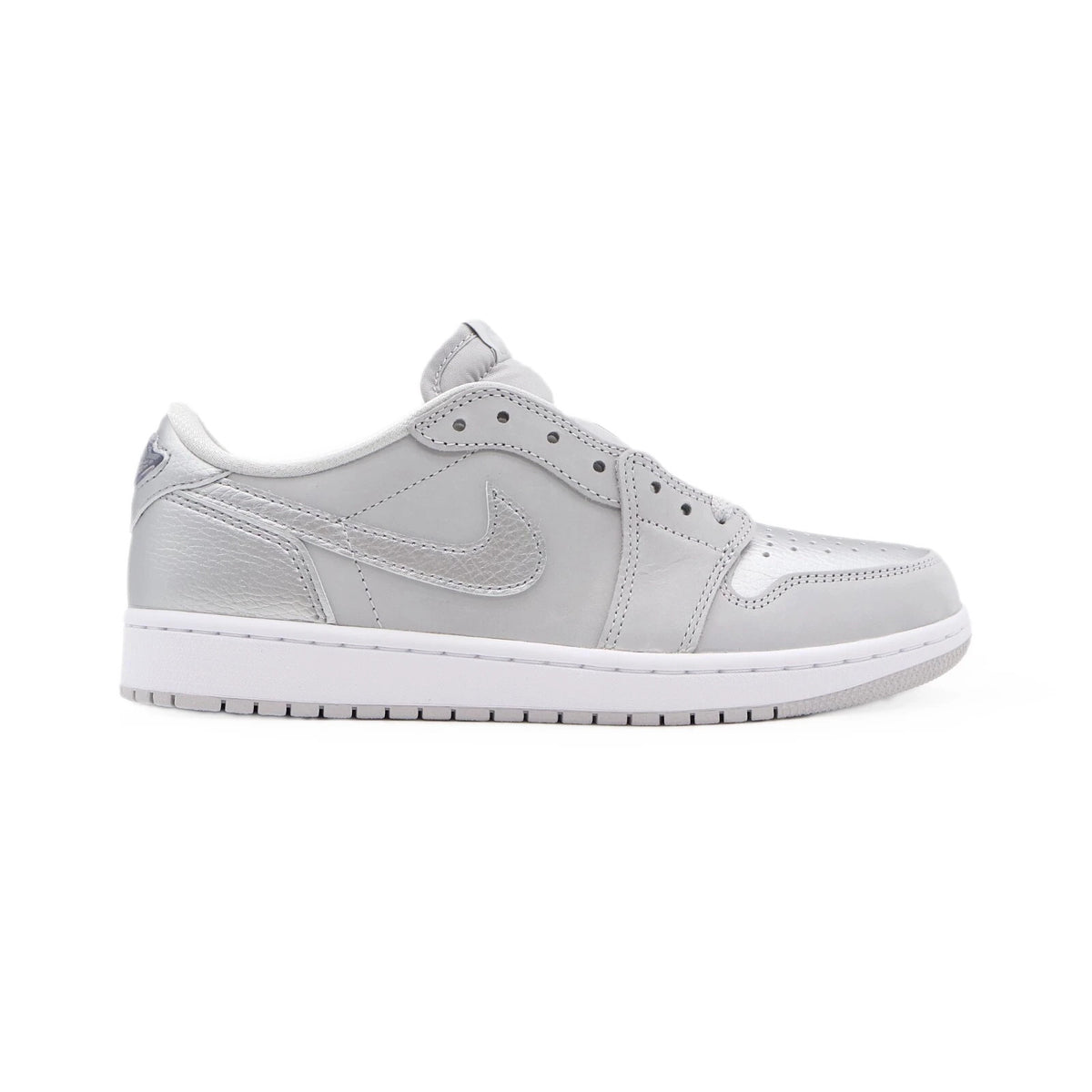 CZ0790-002 Nike Air Jordan 1 Retro Low OG Metallic Silver no Briefcase (Men's)
