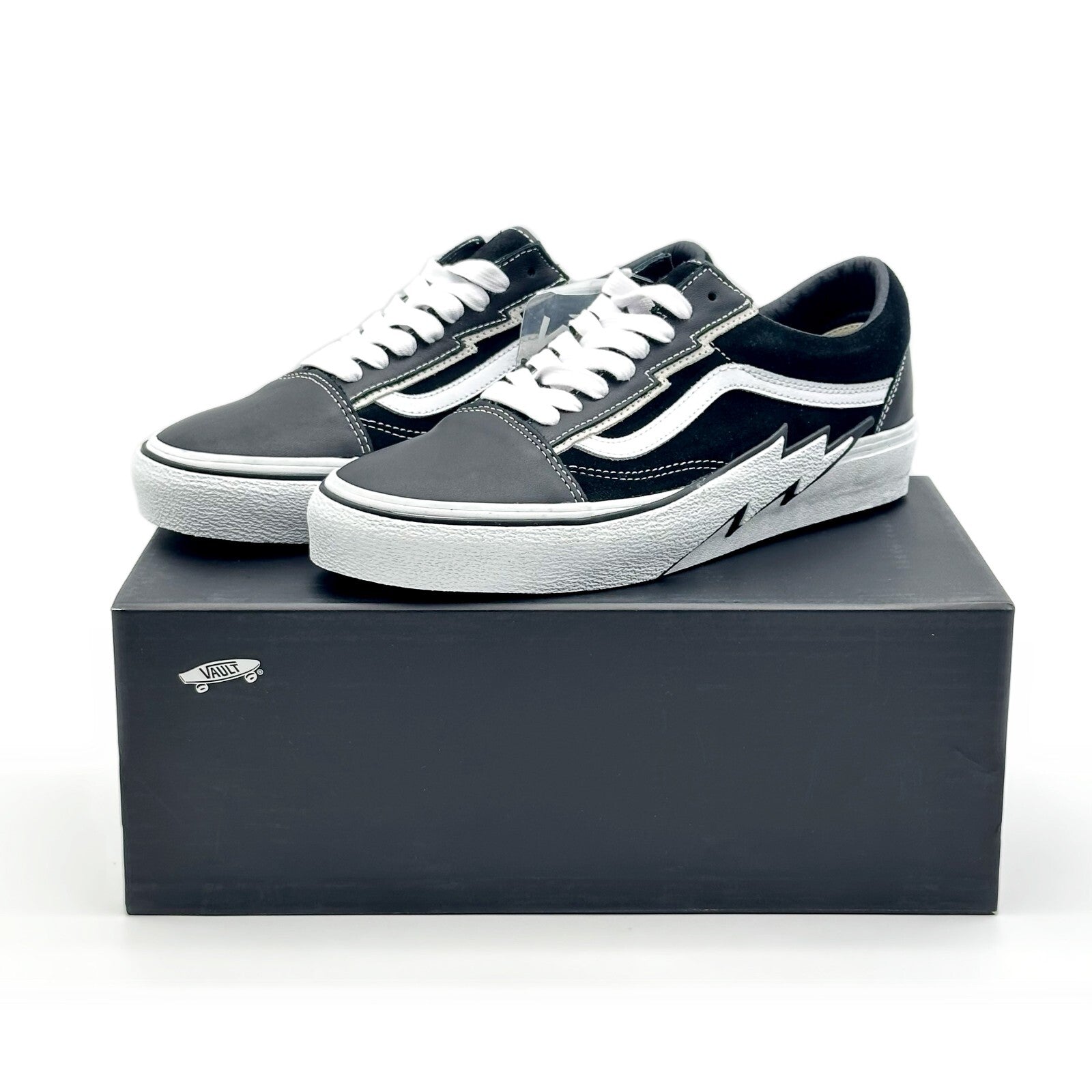 VN0007PRBLK1 MASTERMIND WORLD Ã Vault by Vans Old Skool Bolt VLT LX