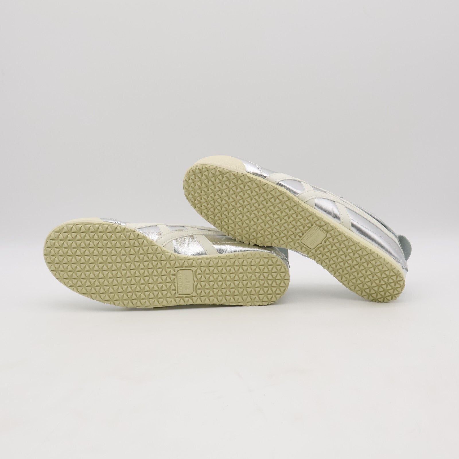 1183B566-021 Onitsuka Tiger Mexico 66 Silver Off White (Men's)