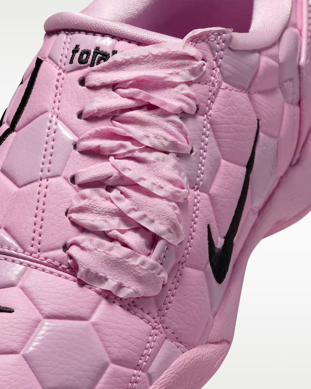 IO2388-600 Nike Total 90 3 "Soccer Ball/Pink Rise" (Women's)