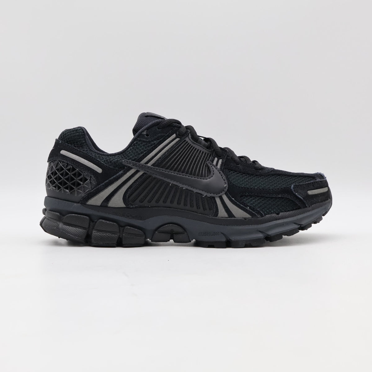 HF1553-001 Nike Zoom Vomero 5 Black Anthracite Metallic Dark Grey (Men's)