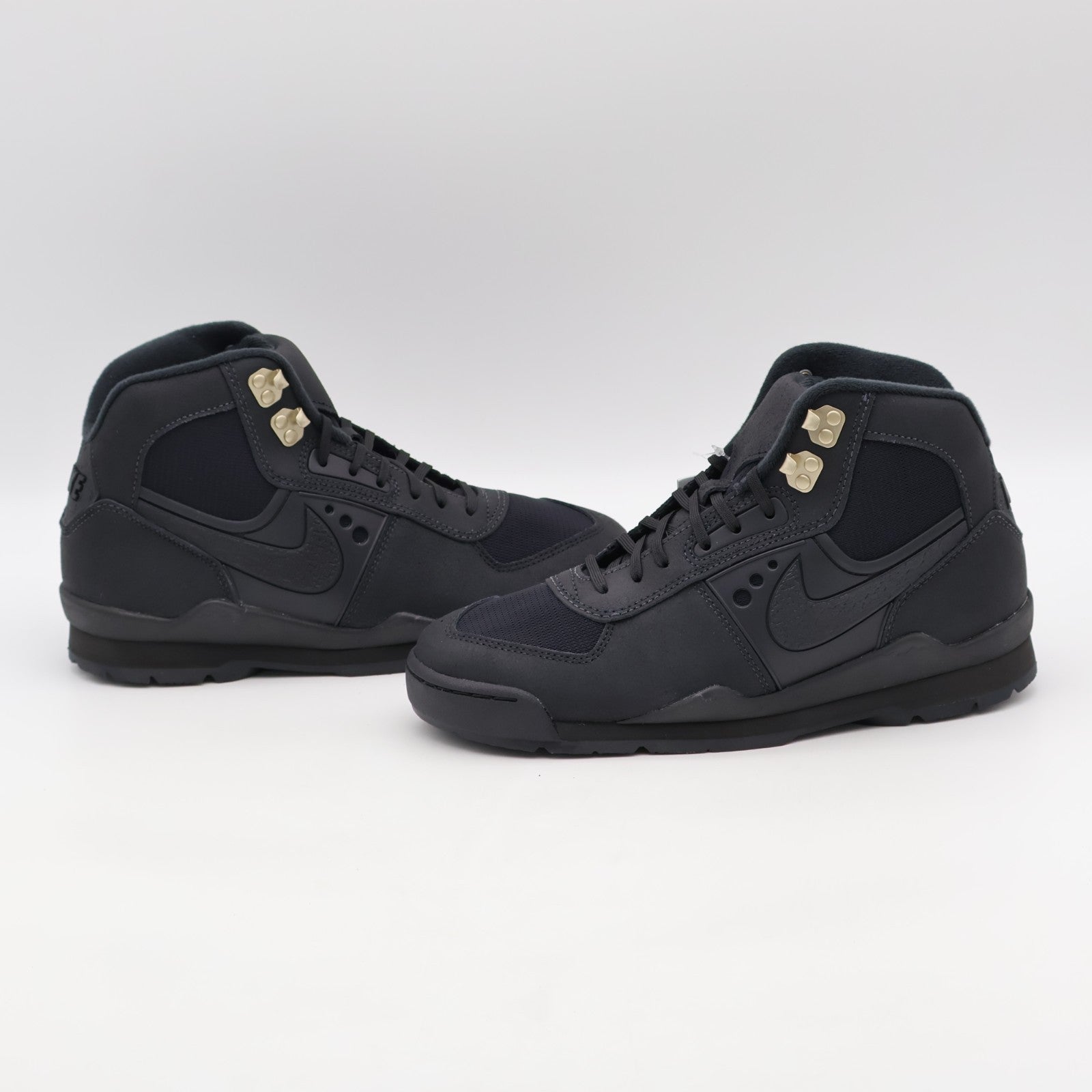 IH4450-001 Nike Baltoro High Black Metallic Gold (Men's)