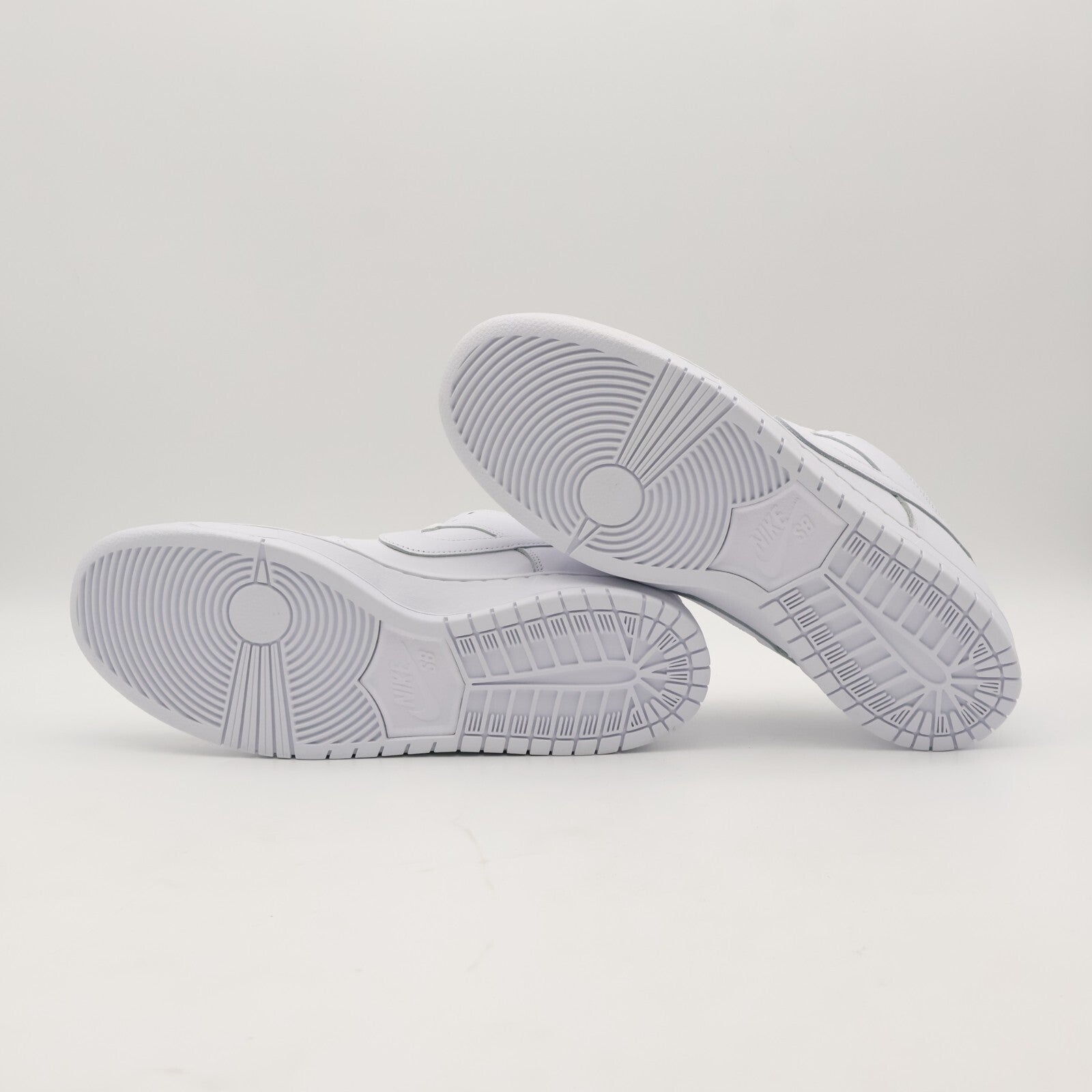 FJ1674-100 Nike SB Dunk Low Pro ISO Triple White (Men's)