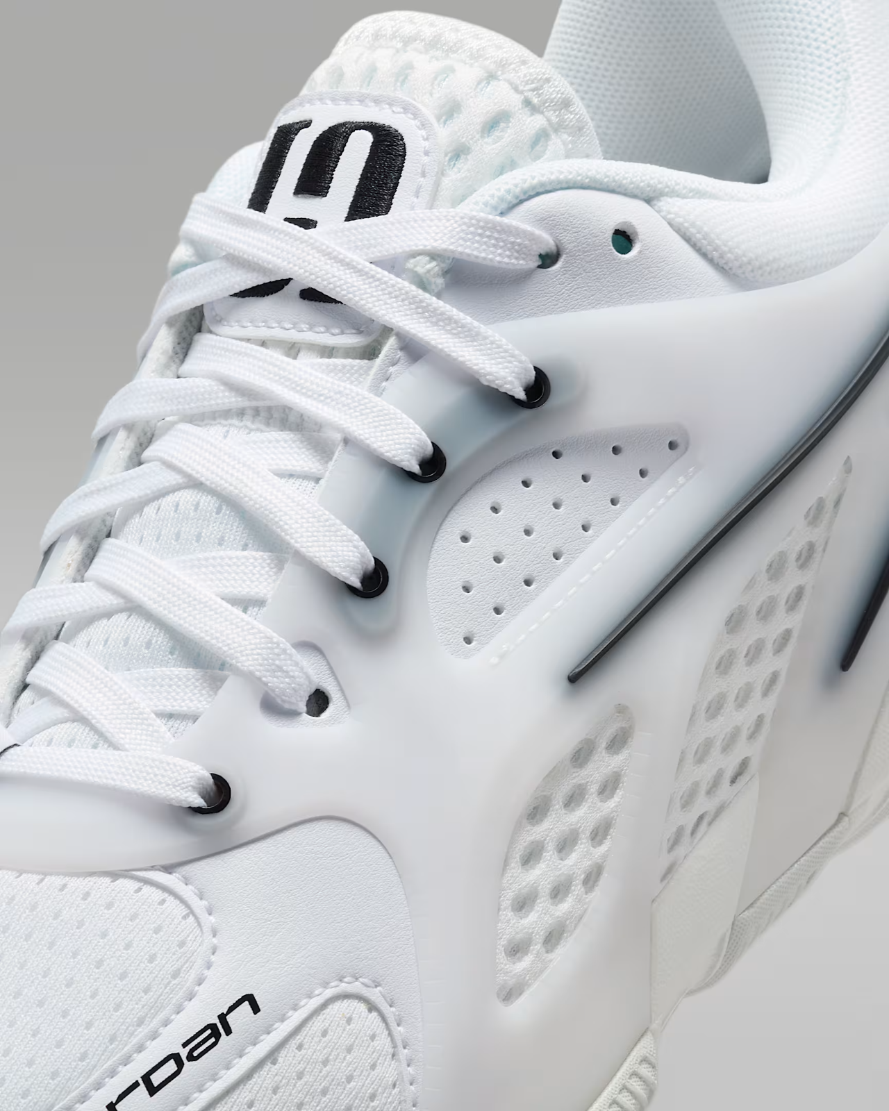 FZ2473-110 Nike Jordan Heir Series White Black (Women's)