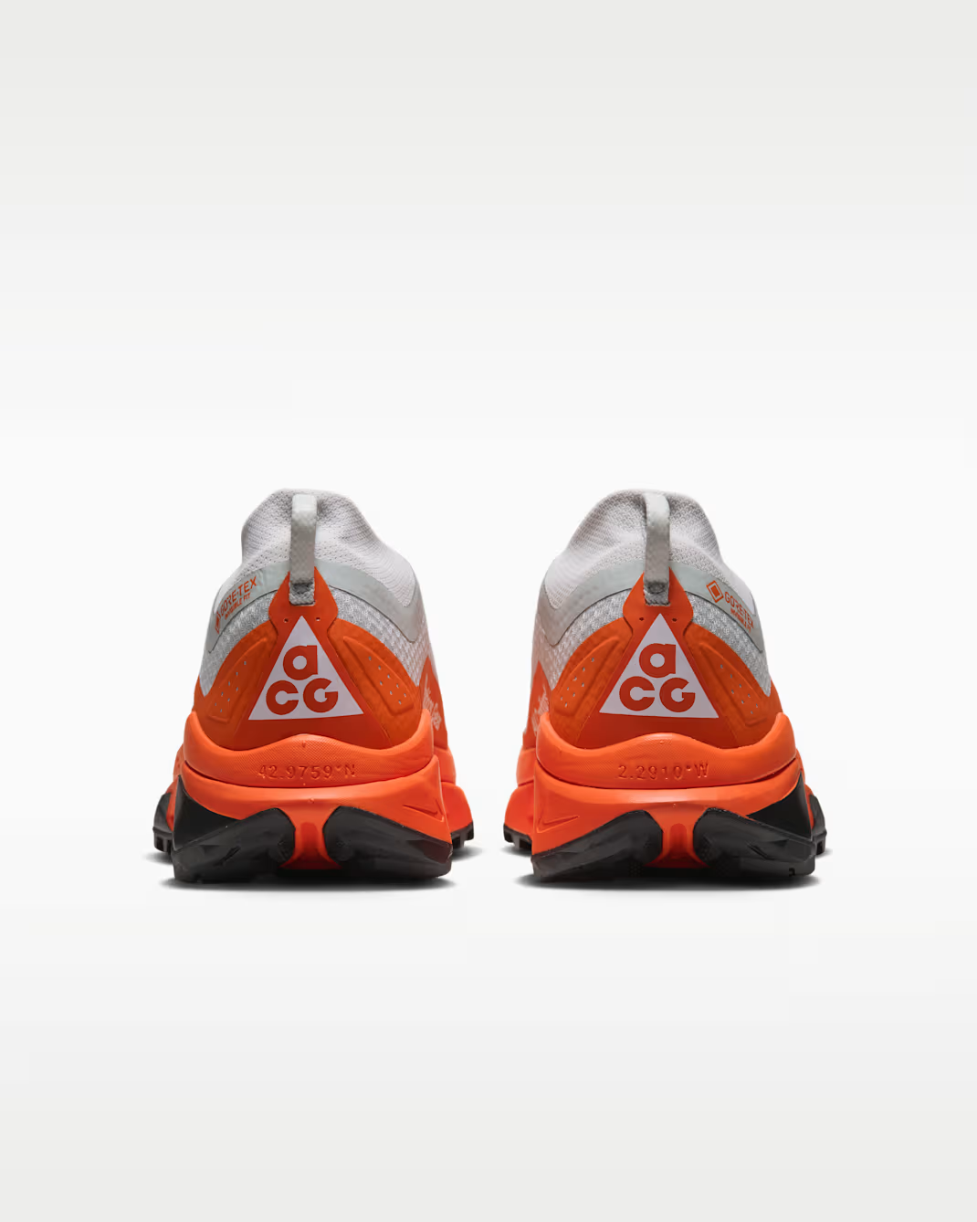 IO7932-001 Nike ACG Zegama Trail GORE-TEX "Light Silver/Safety Orange" (Men's)