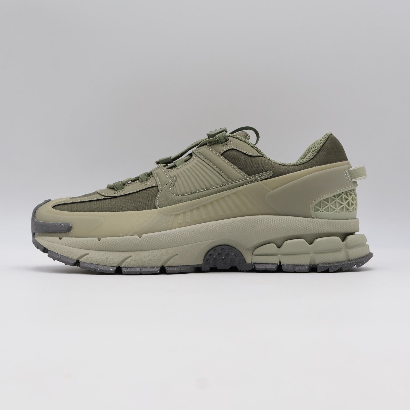 HJ4646-300 Nike Zoom Vomero 5 Roam Silver Sage Spruce Fog (Men's)