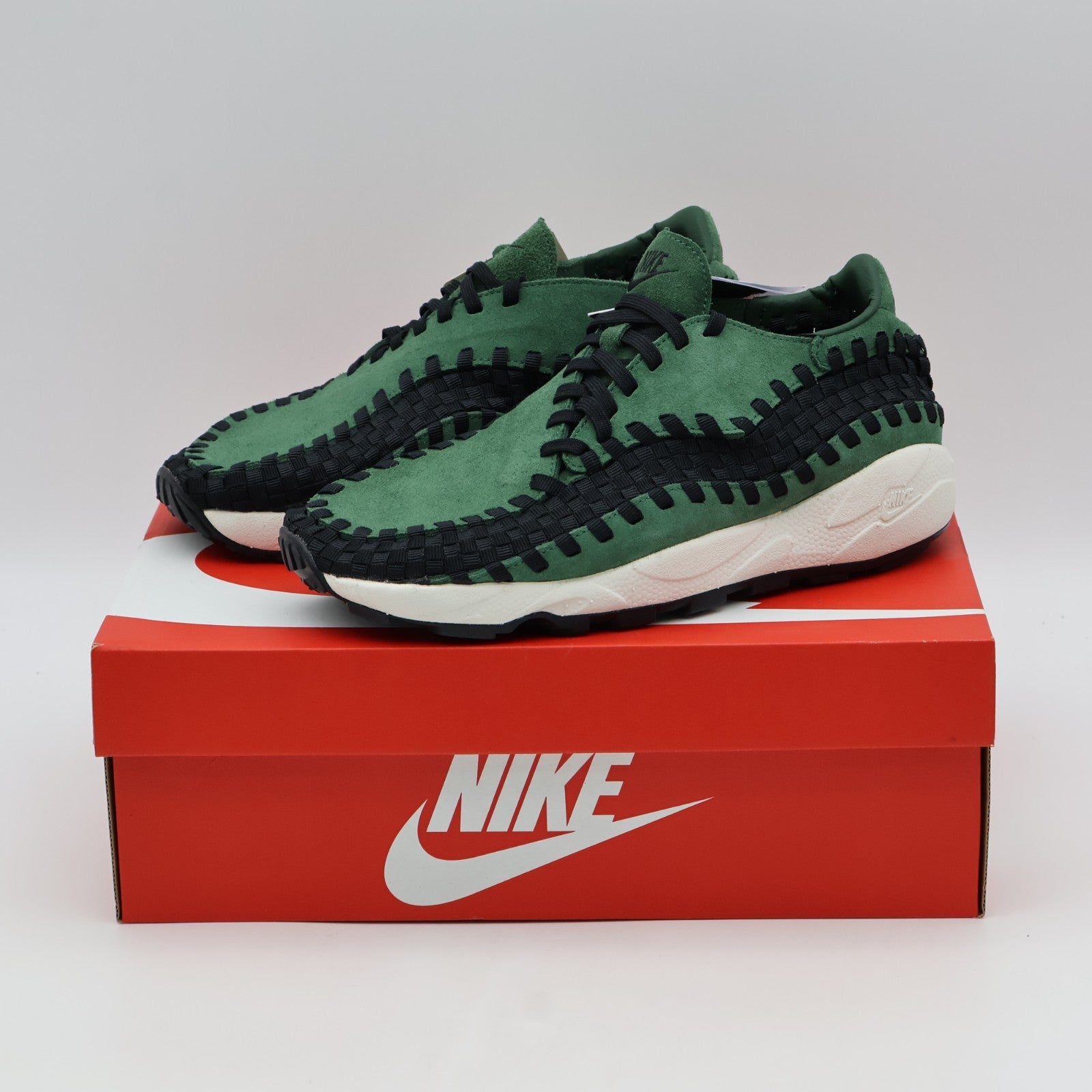 FN3540-300 Nike Air Footscape Woven Fir (Women's)