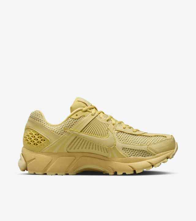 FQ7079-700 Nike Zoom Vomero 5 Saturn Gold and Lemon Wash (Women's)