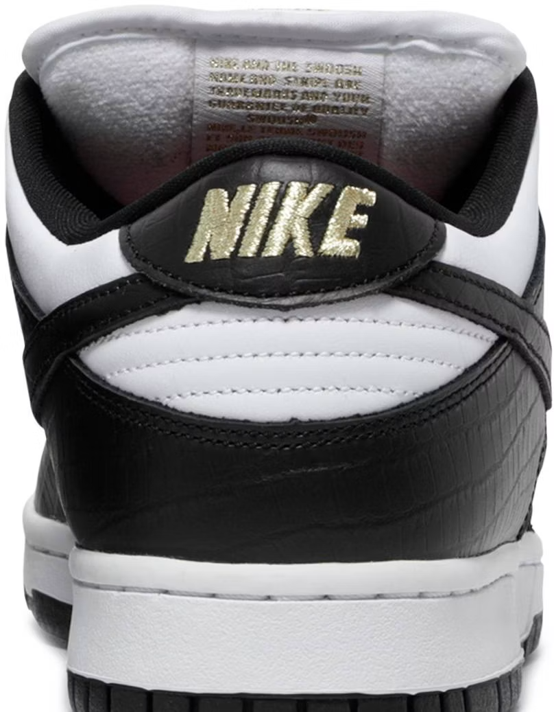 DH3228-102 Supreme Ã Nike SB Dunk Low OG QS Gold Stars "White/Black" (Men's)