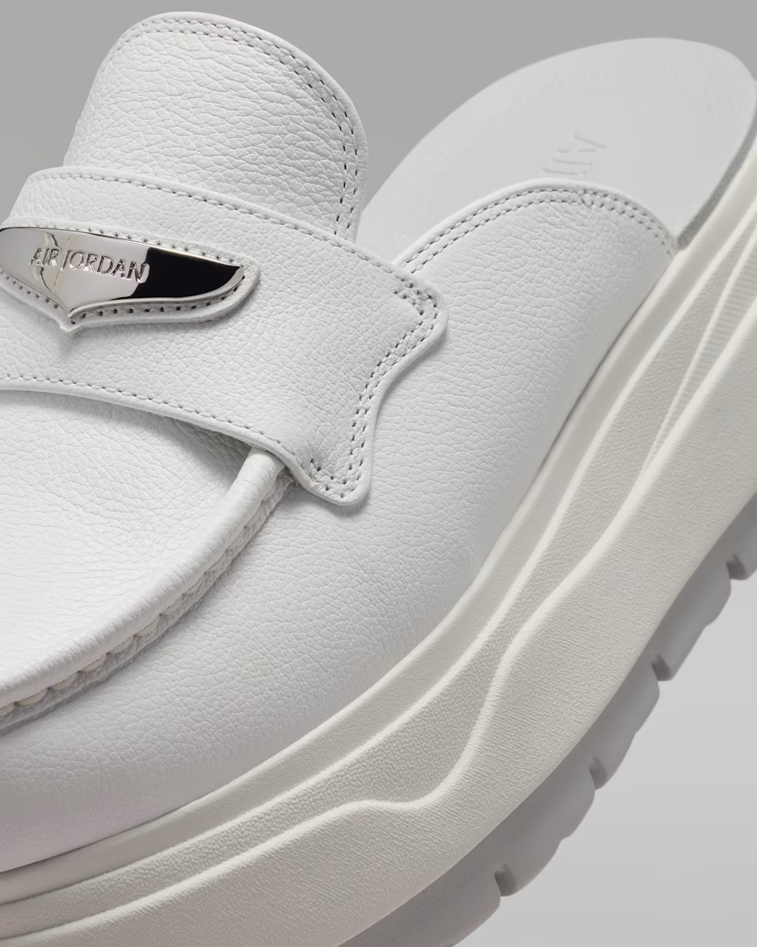 IW0766-121 Air Jordan Mule Shoes (Women's)