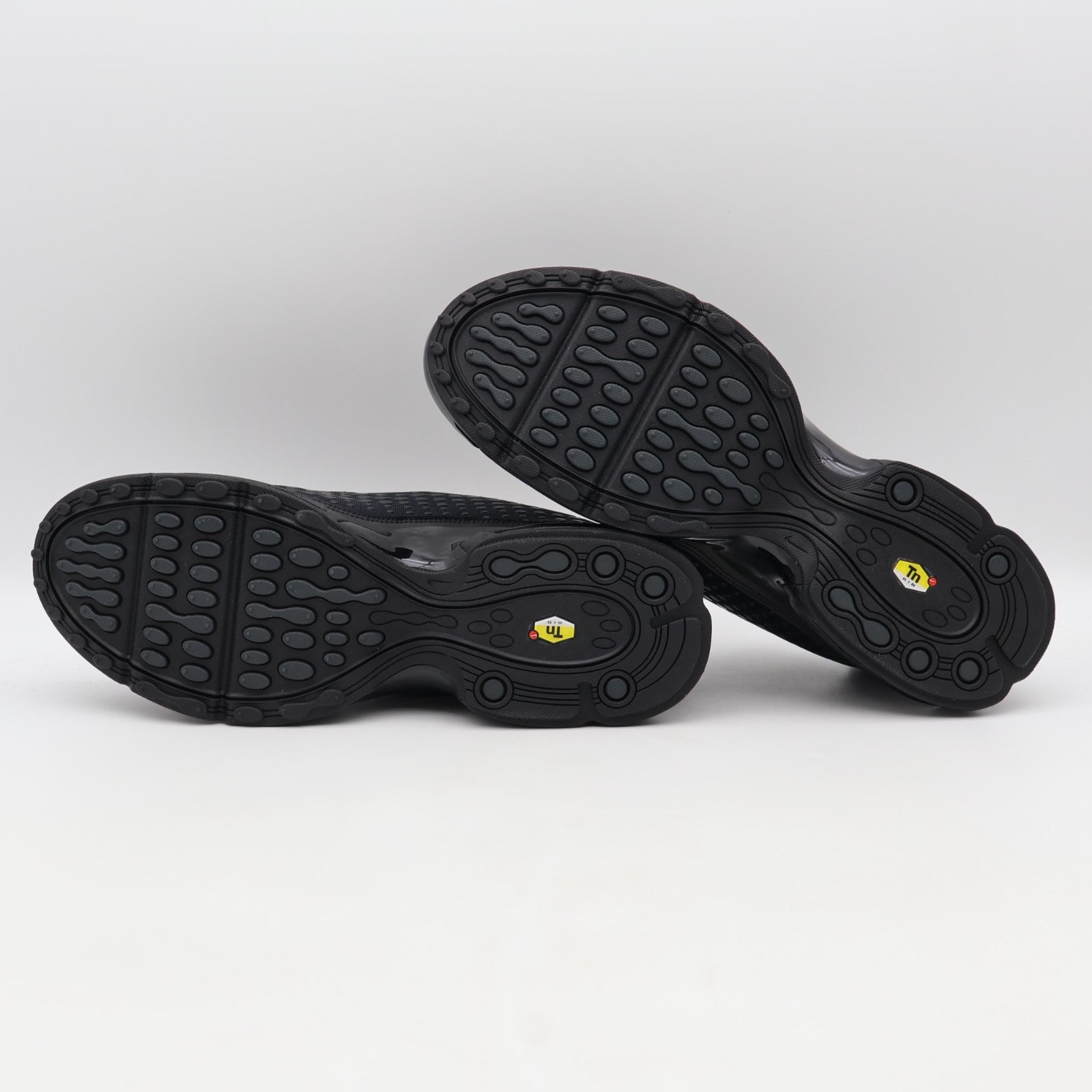 HQ2197-001 Nike Air Max Plus 7 Black Anthracite (Men's)