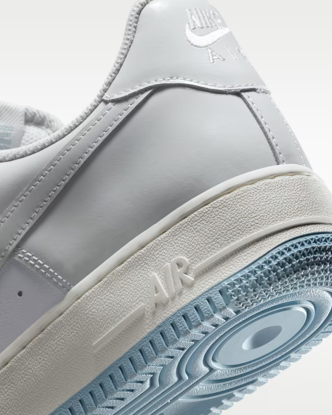IH4461-100 Nike's Air Force 1 '07 Low Light Armory Blue Photon Dust (Men's)