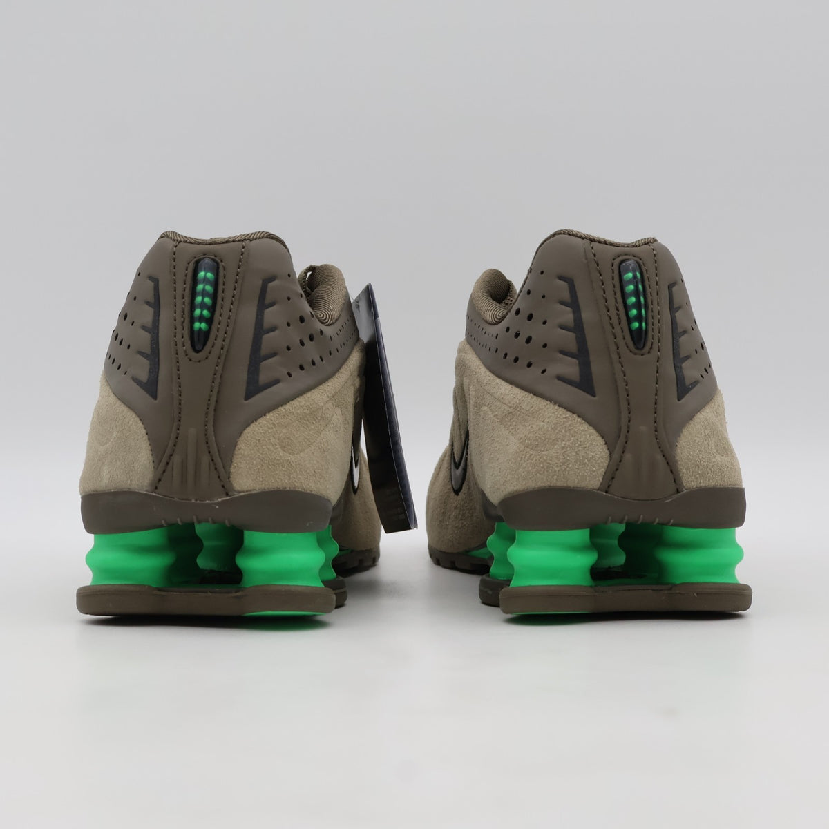 HQ7739-200 Nike  Shox R4 Olive Khaki (Women's)