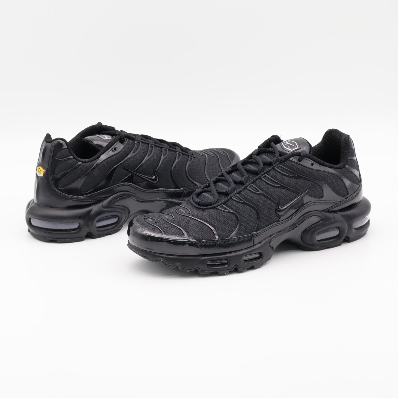 604133-050 Nike Air Max Plus Triple Black (Men's)
