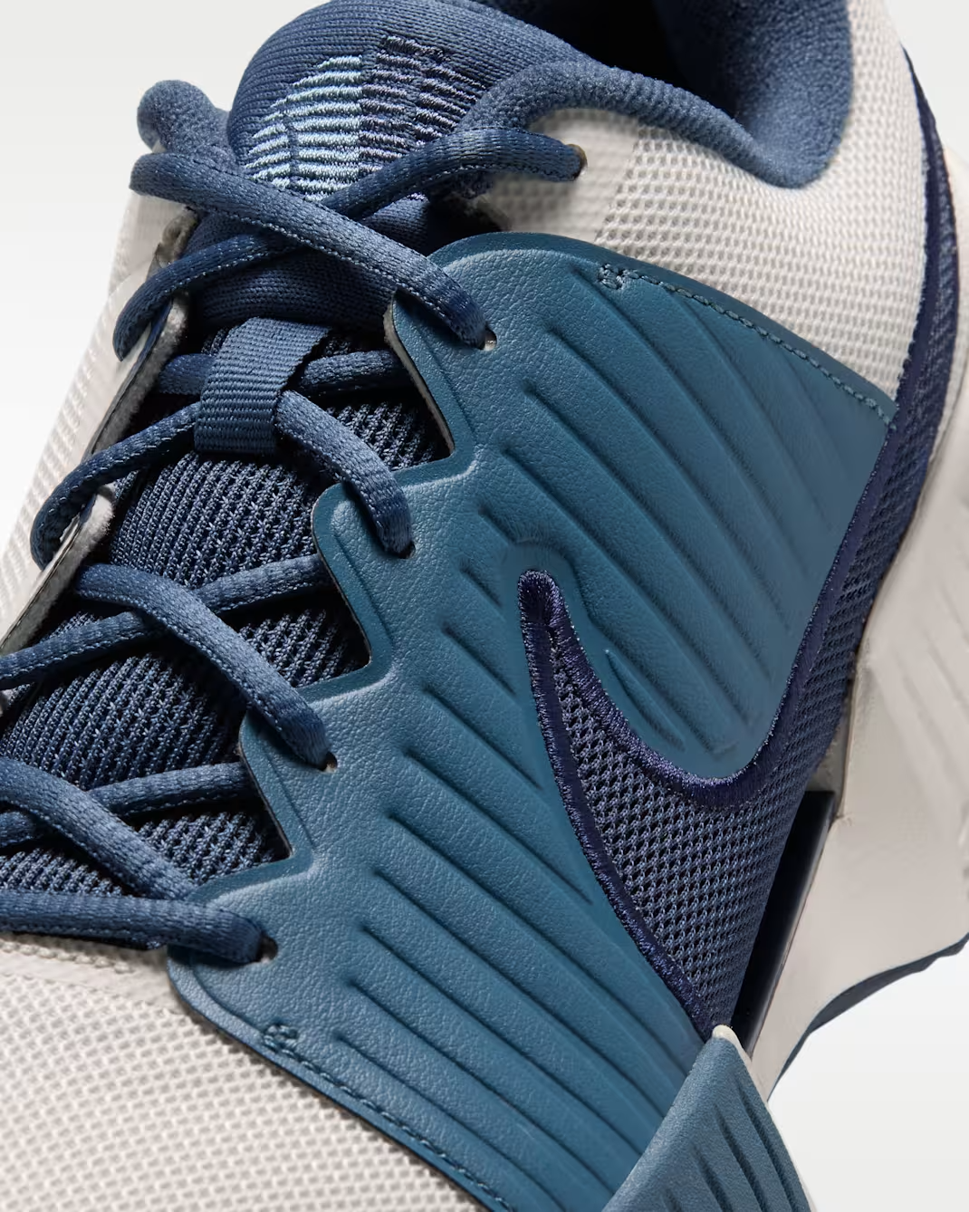IR2776-101 Nike Zoom GP Challenge Pro "Sail/Smokey Blue/Midnight Navy" (Men's)