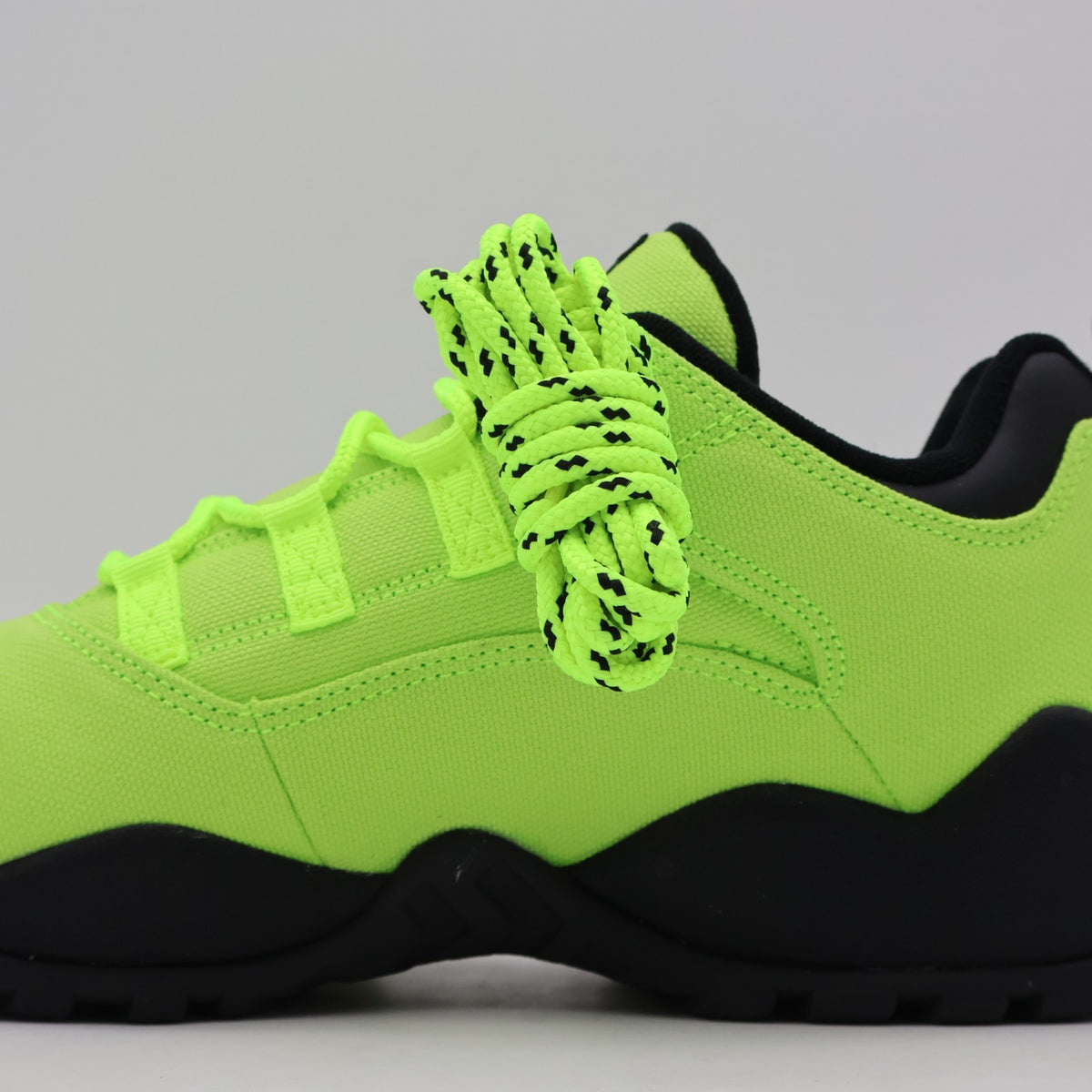 FQ3000-700 Supreme Nike SB Darwin Low Green Volt Black White Fluorescent (Men's)