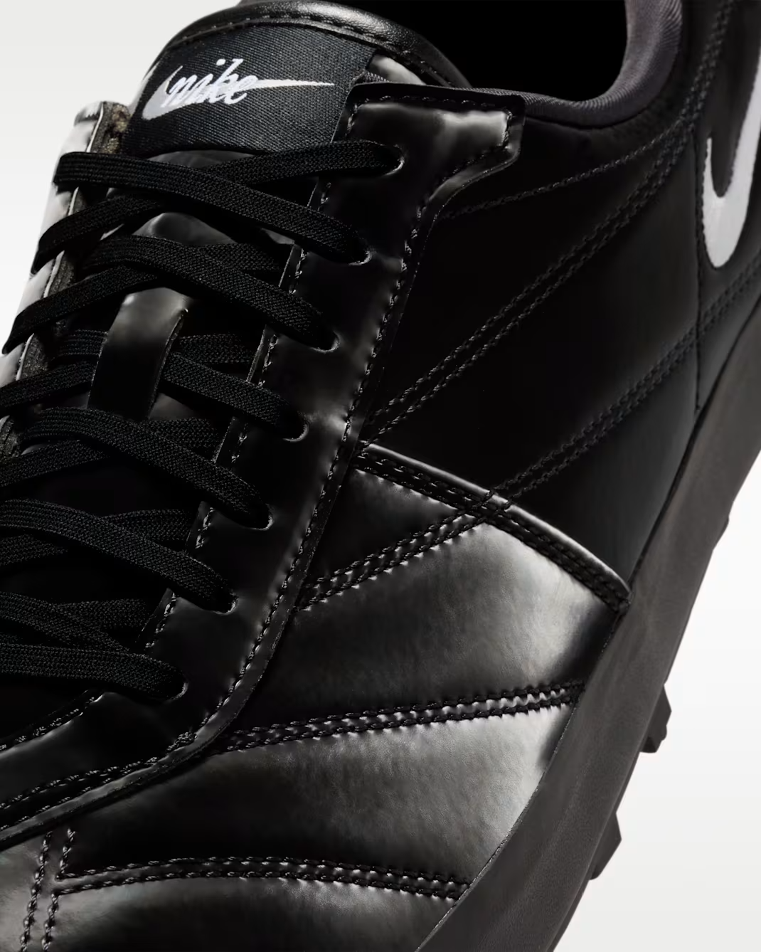 IR5902-010 Nike Astro Grabber "Black"