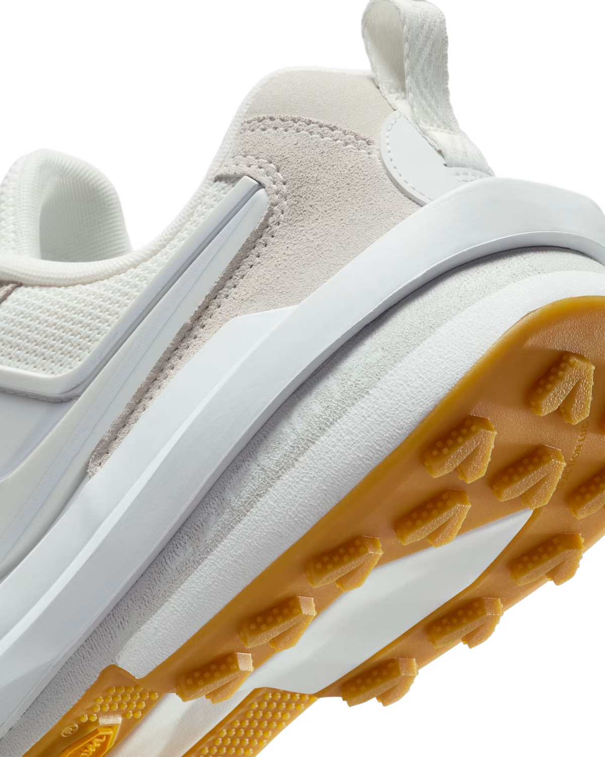 HQ8618-100 sacai Nike Zegamadome Summit White (Men's)