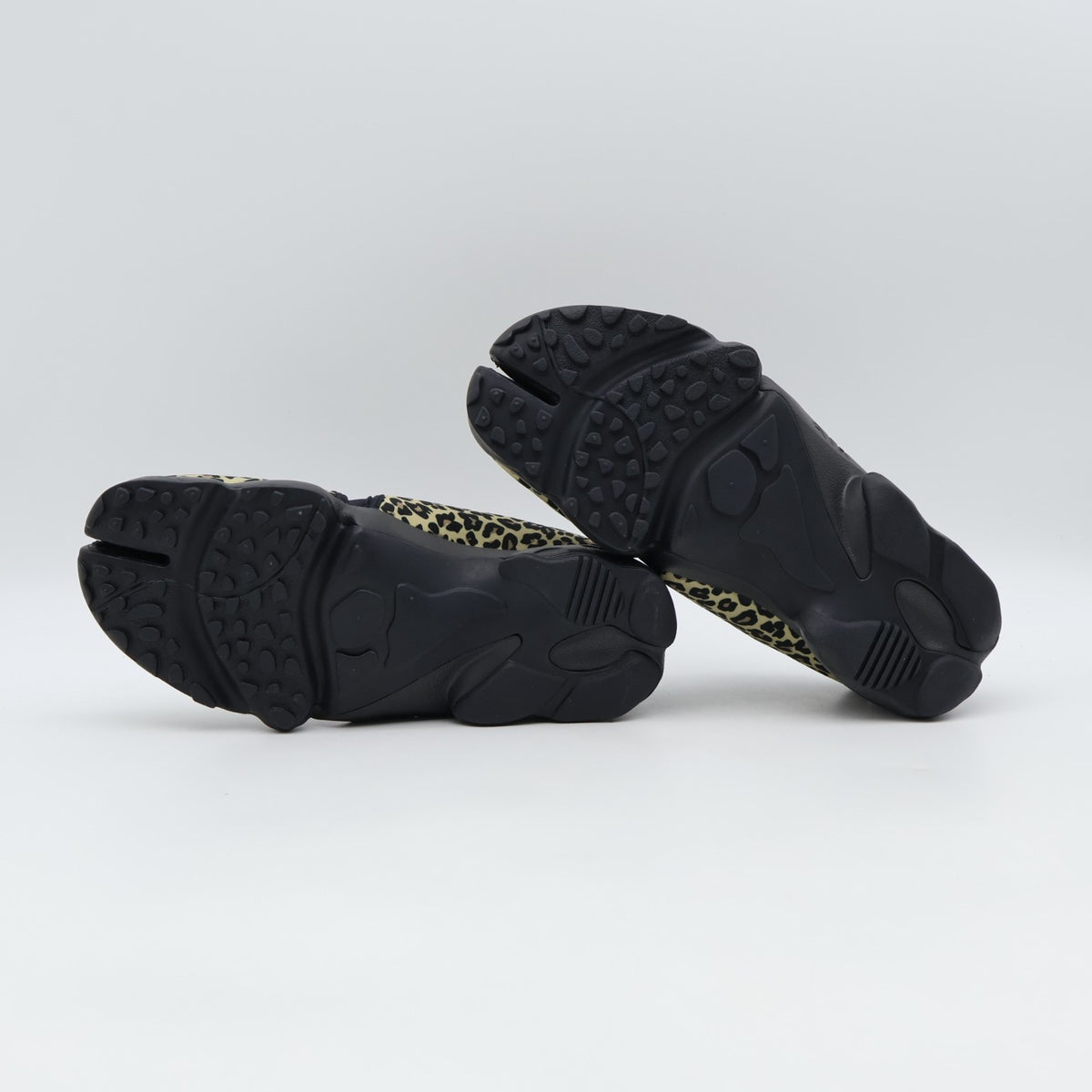 IR5696-010 Nike Women's Air Rift Leopard (Women's)