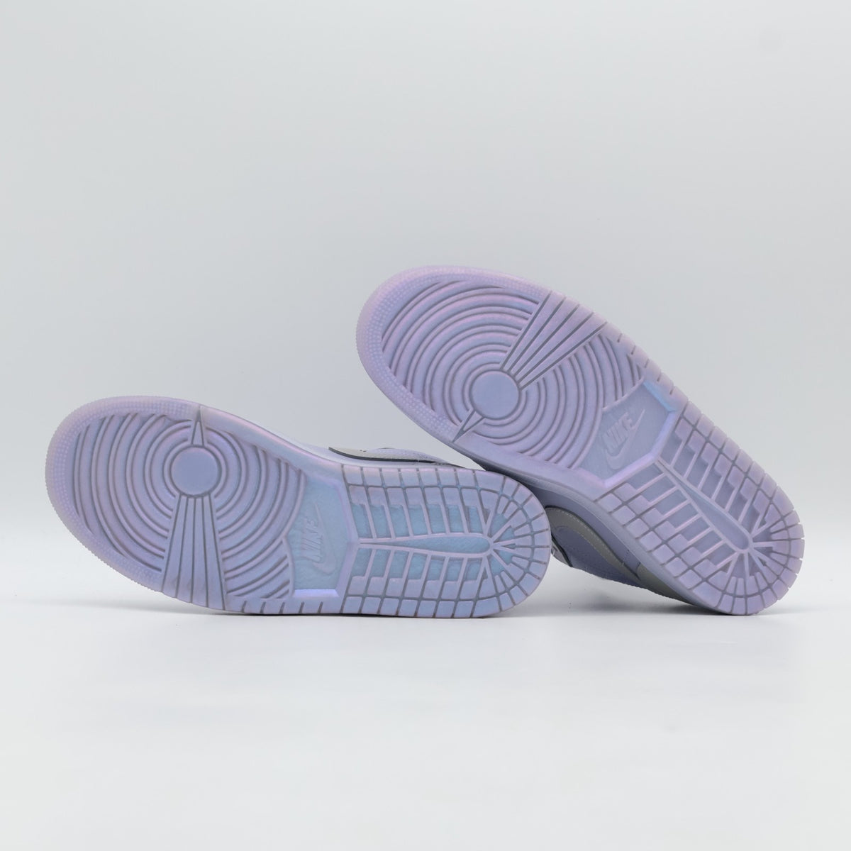 IM5129-010 Nike Air Jordan 1 Low Pearlized (Women's)