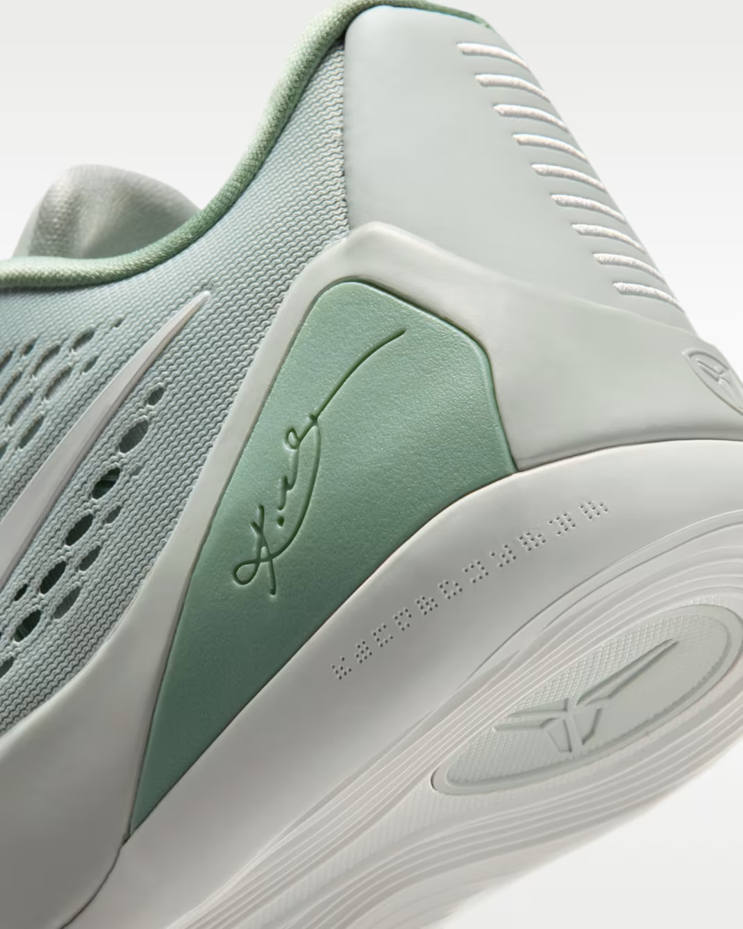 IH1401-003 Nike Kobe 9 Elite Low EM Protro Steam (Men's)