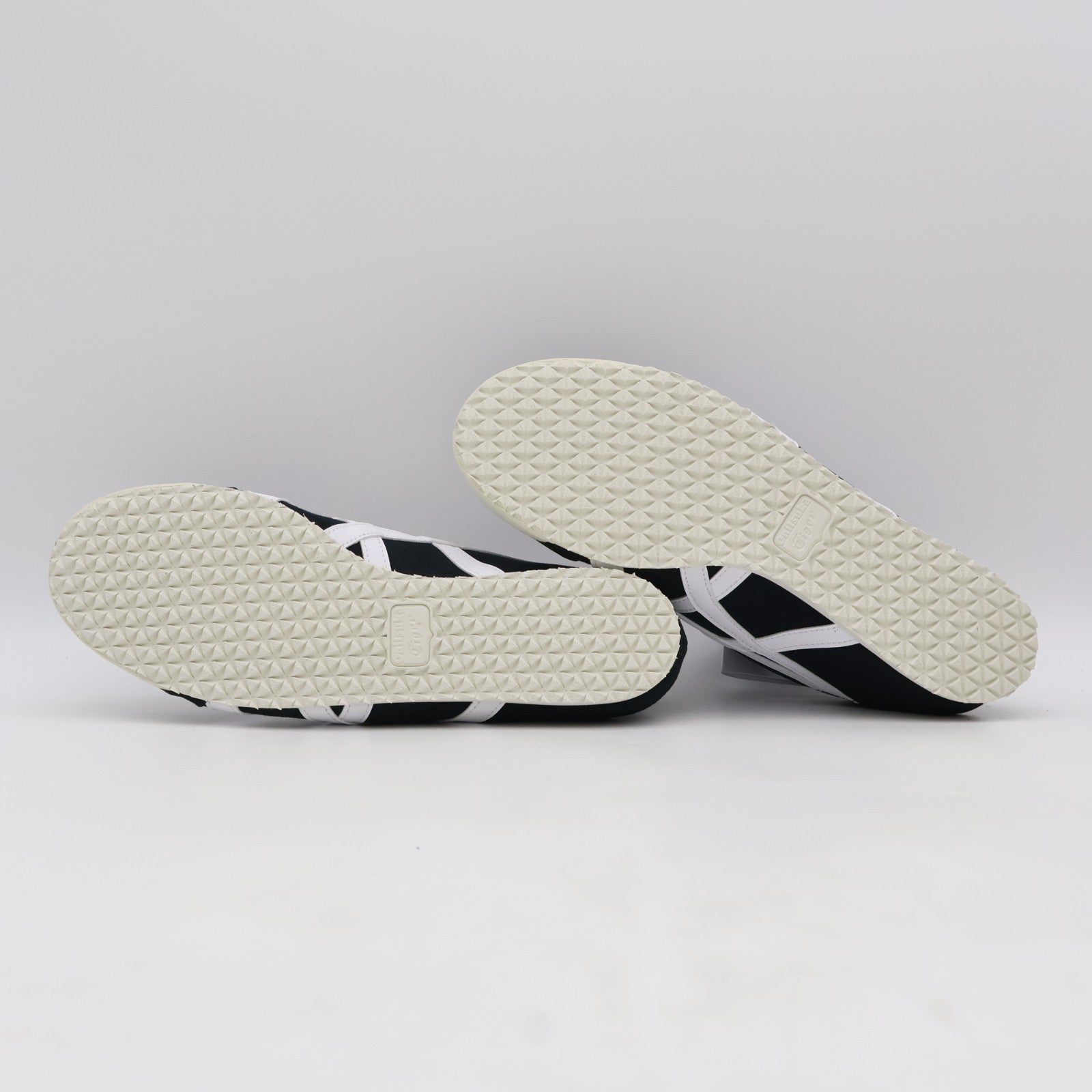 1183A437-002 Onitsuka Tiger Mexico 66 Paraty Black White (Men's)