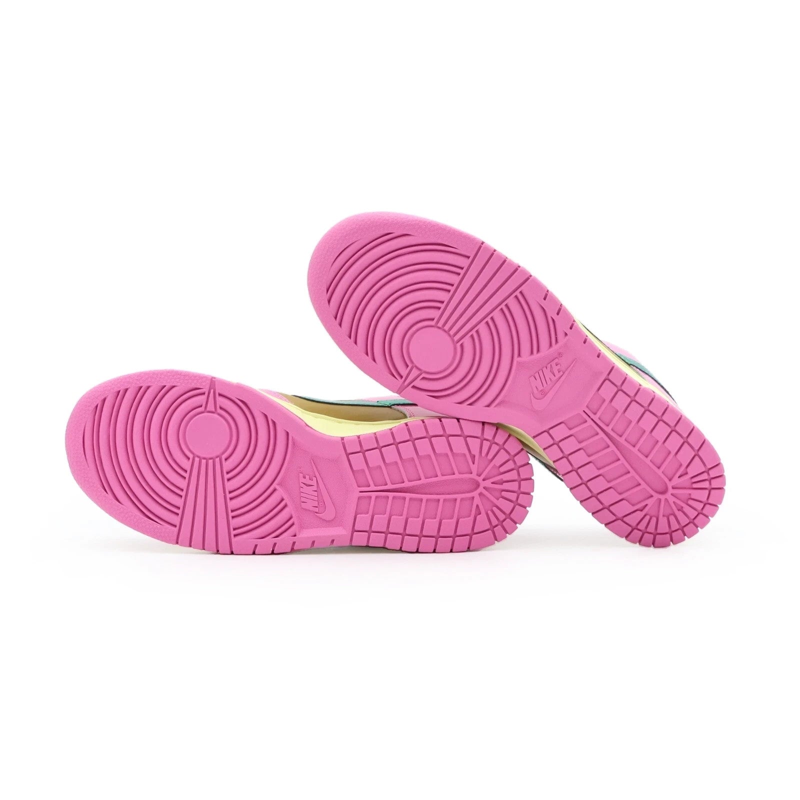 FN2721-600 Parris Goebel Nike Dunk Low QS Playful Pink Parris Goebel (Women's)