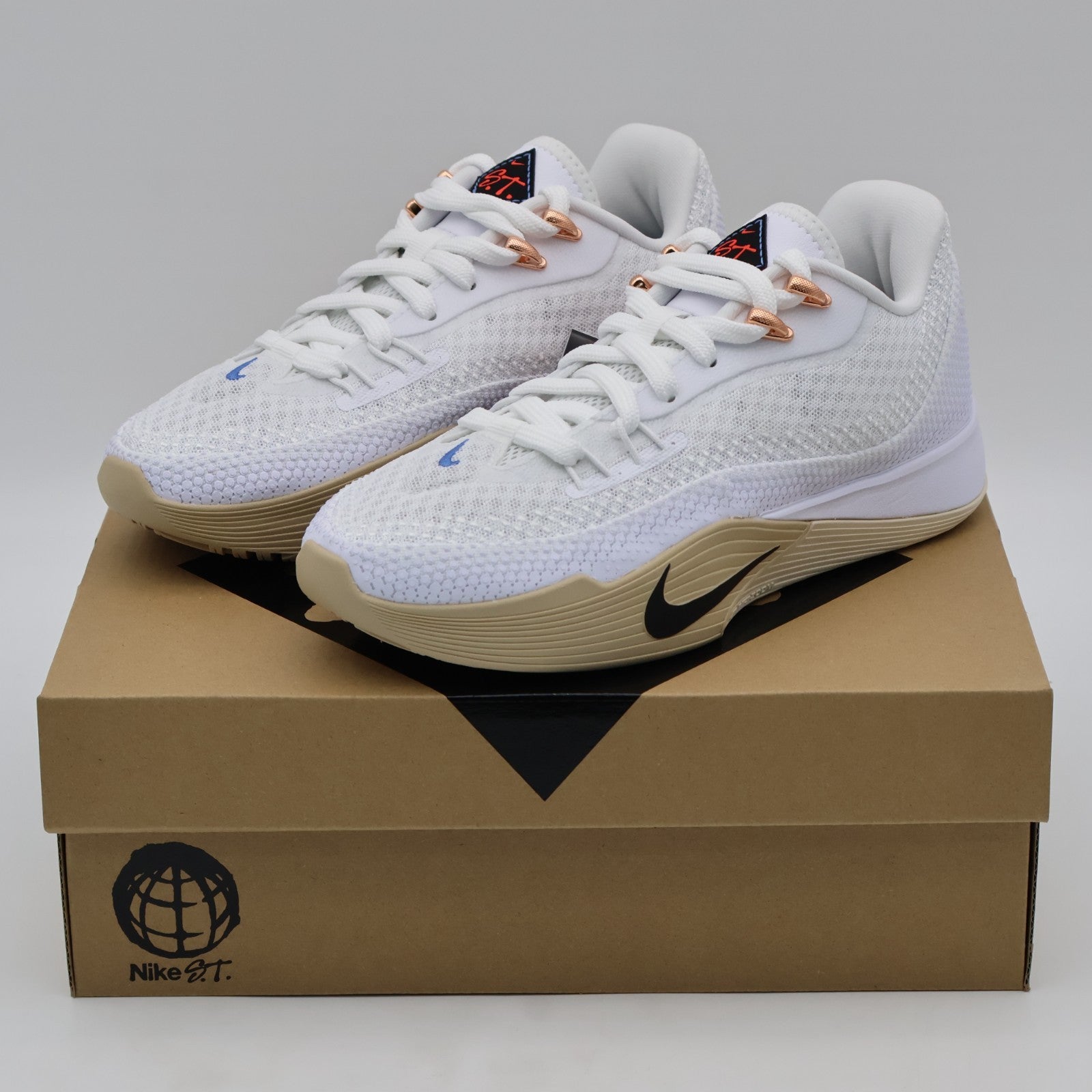 HF0232-100 Nike S.T. Flare White (Men's)