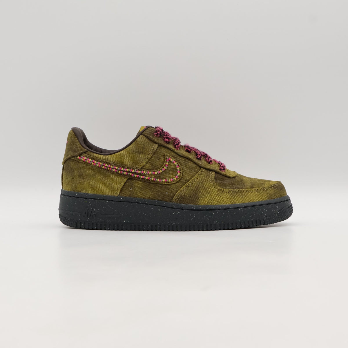 IO4474-300 Nike Air Force 1 Low QS Boucle (Men's)