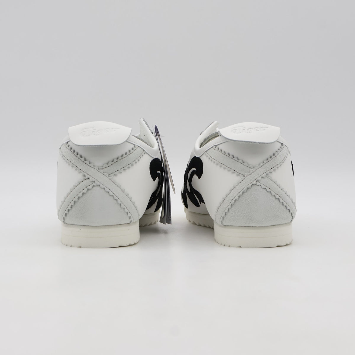 1181A628-100 Onitsuka Tiger NIPPON MADE Mexico 66 Deluxe White/Black (Men's)