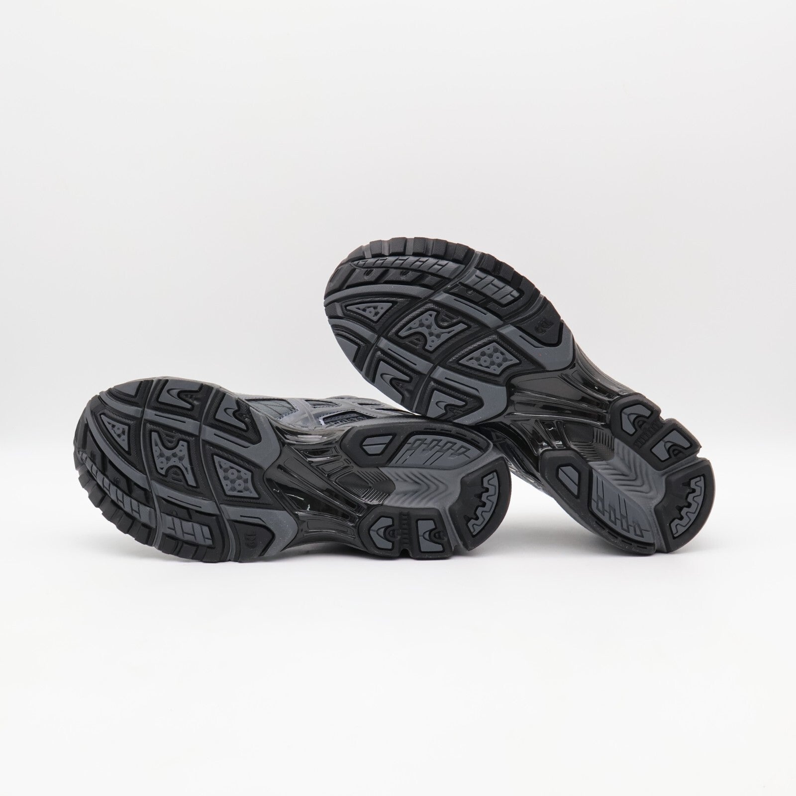 1203A696-001 Haven Asics Gel-Nimbus 10.1 Black Grey (Men's)