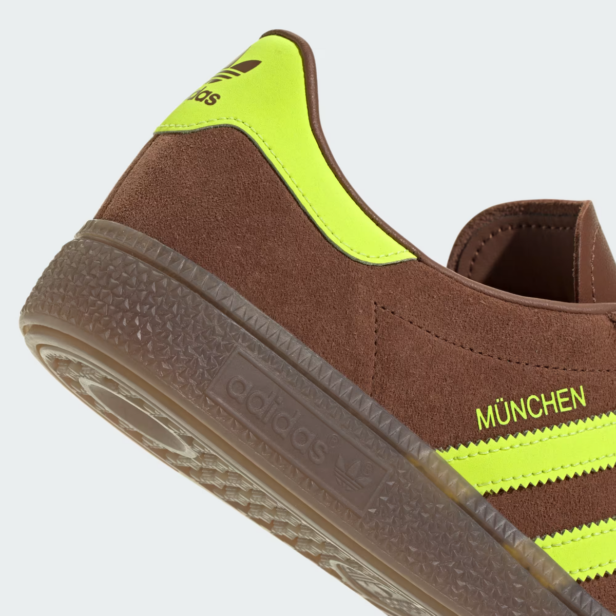 JS3996 adidas Originals Munchen Preloved Brown Solar Yellow Gum (Men's)