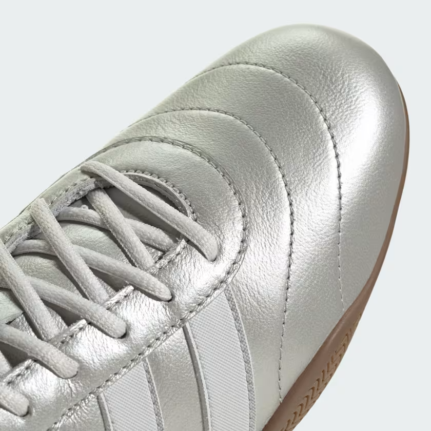 JQ9682 adidas Grand Court Lo Silver Metallic Crystal White Gum (Women's)